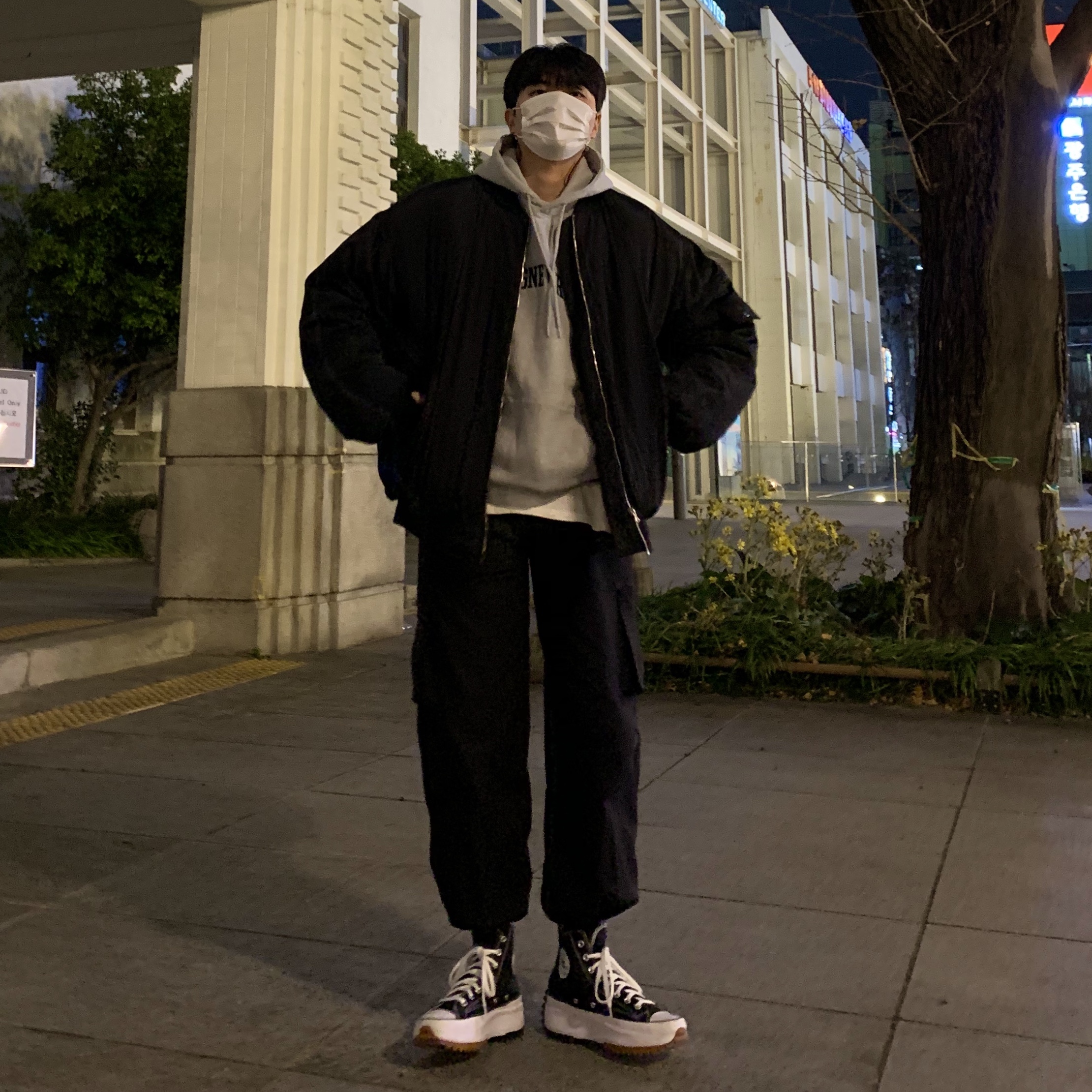 Converse Run Star Hike Hi Black White Gum 착용 스타일 - 1