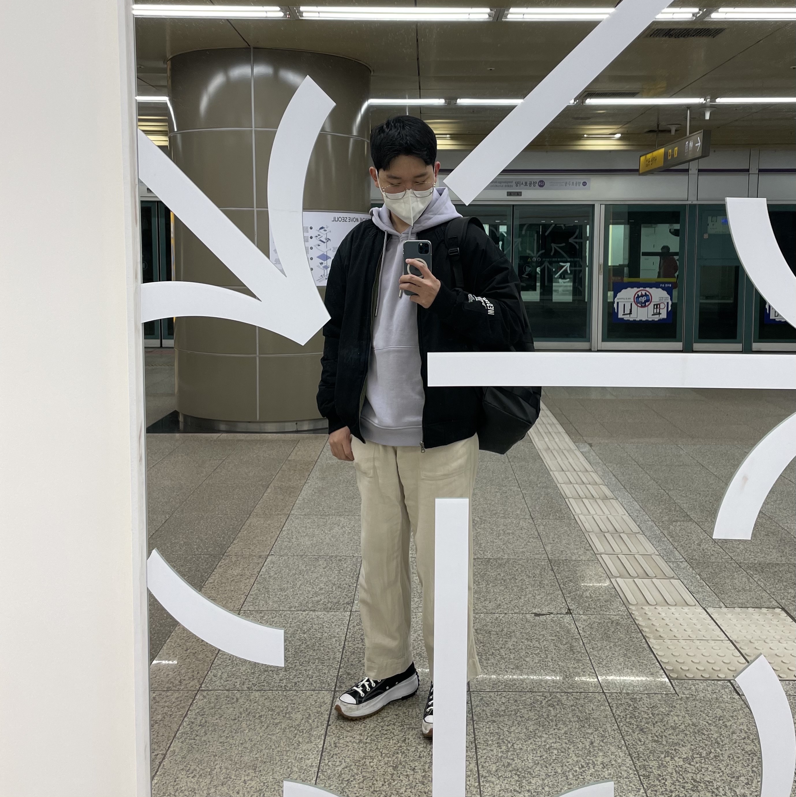 Converse Run Star Hike Hi Black White Gum 착용 스타일