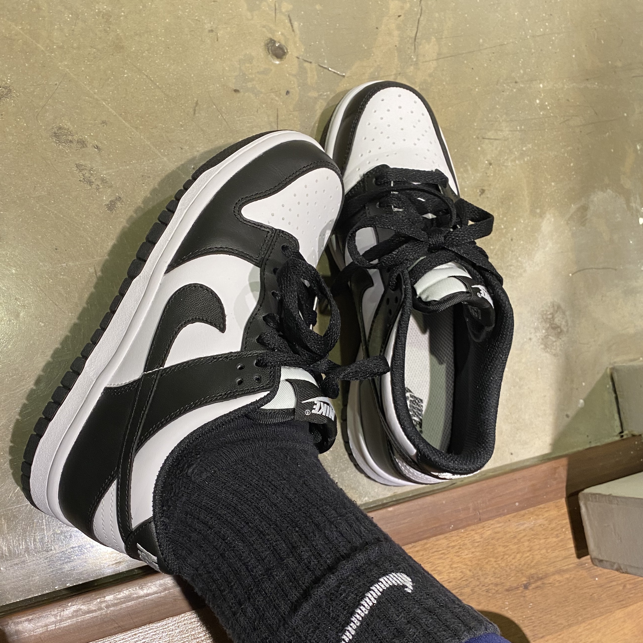 (GS) Nike Dunk Low Black 착용 스타일