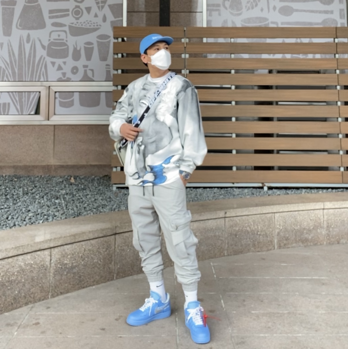 Nike x Off-White Air Force 1 Low MCA University Blue, Off-White x Amore Pacific Protection Box (Without Cosmetics) 착용 스타일 - 1