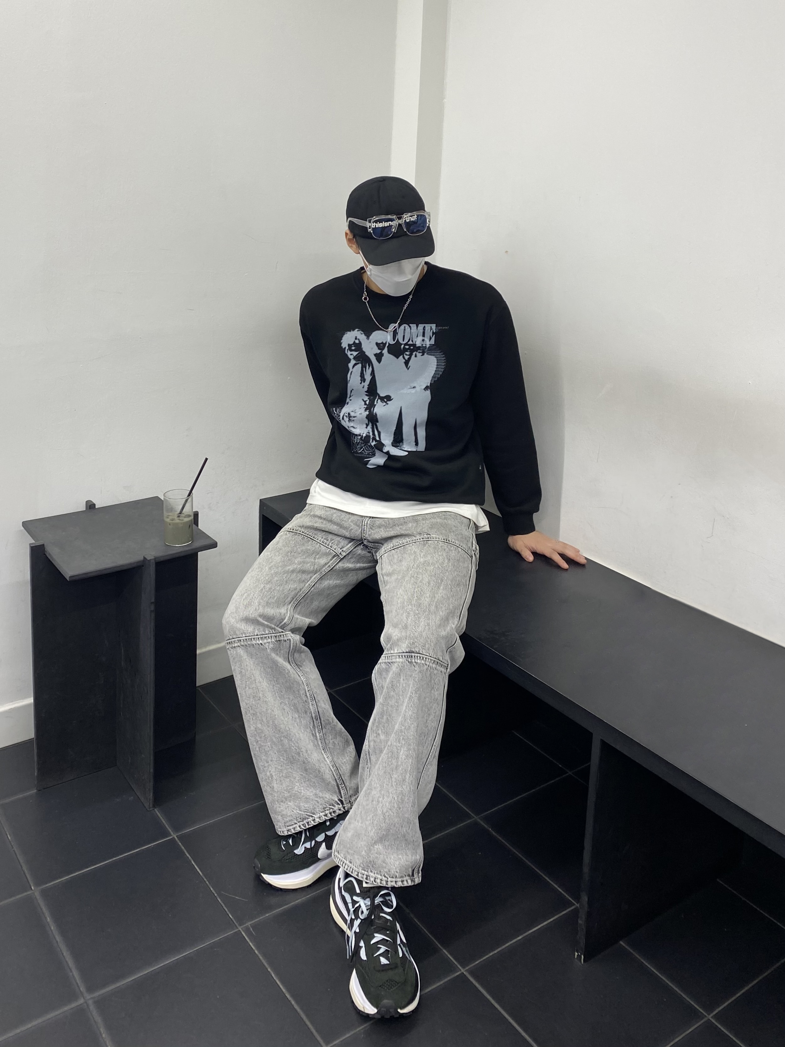 Nike x Sacai VaporWaffle Black White 착용 스타일 - 1
