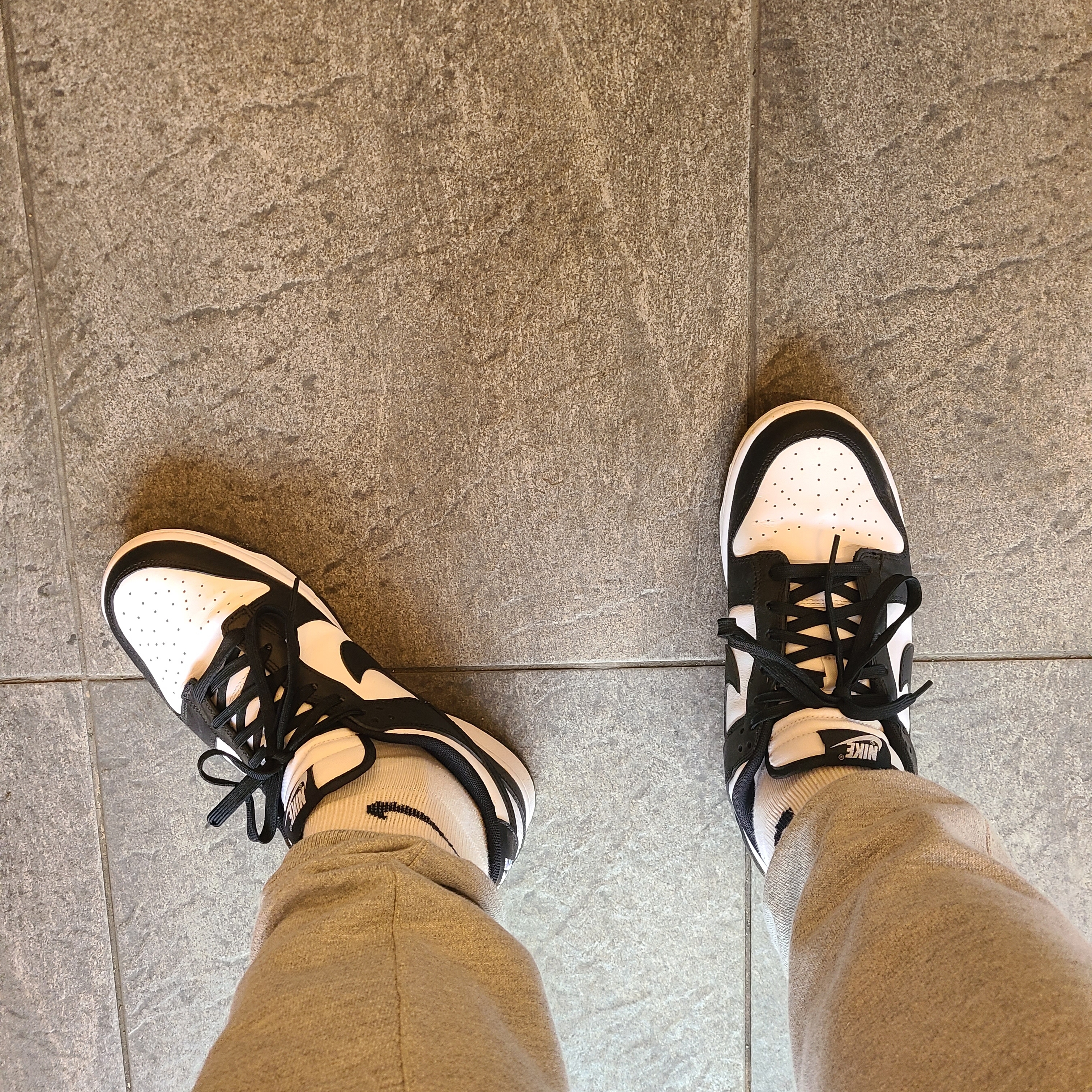 Nike Dunk Low Retro Black 착용 스타일