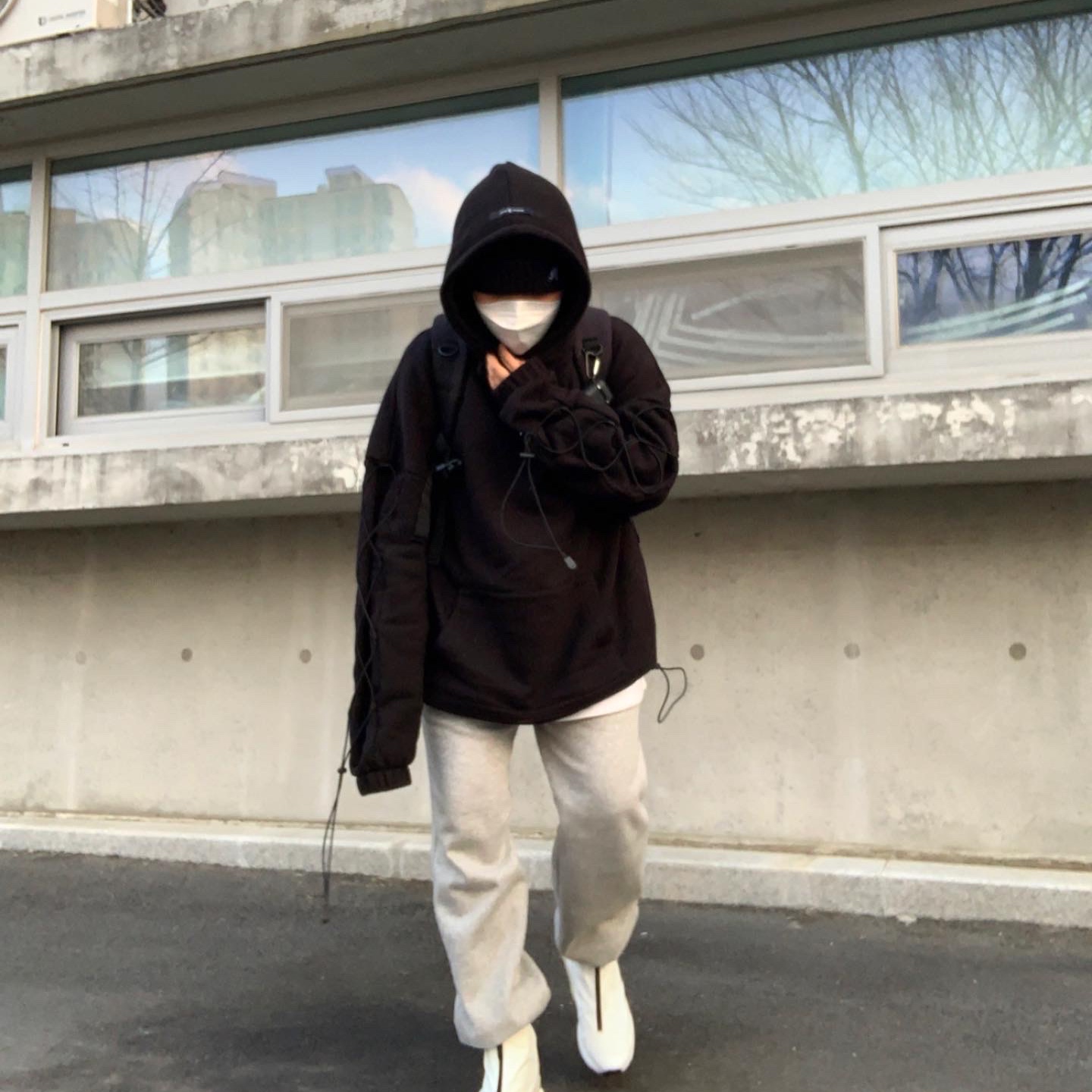 Nike x Ambush Air Max 180 High White 착용 스타일 - 2