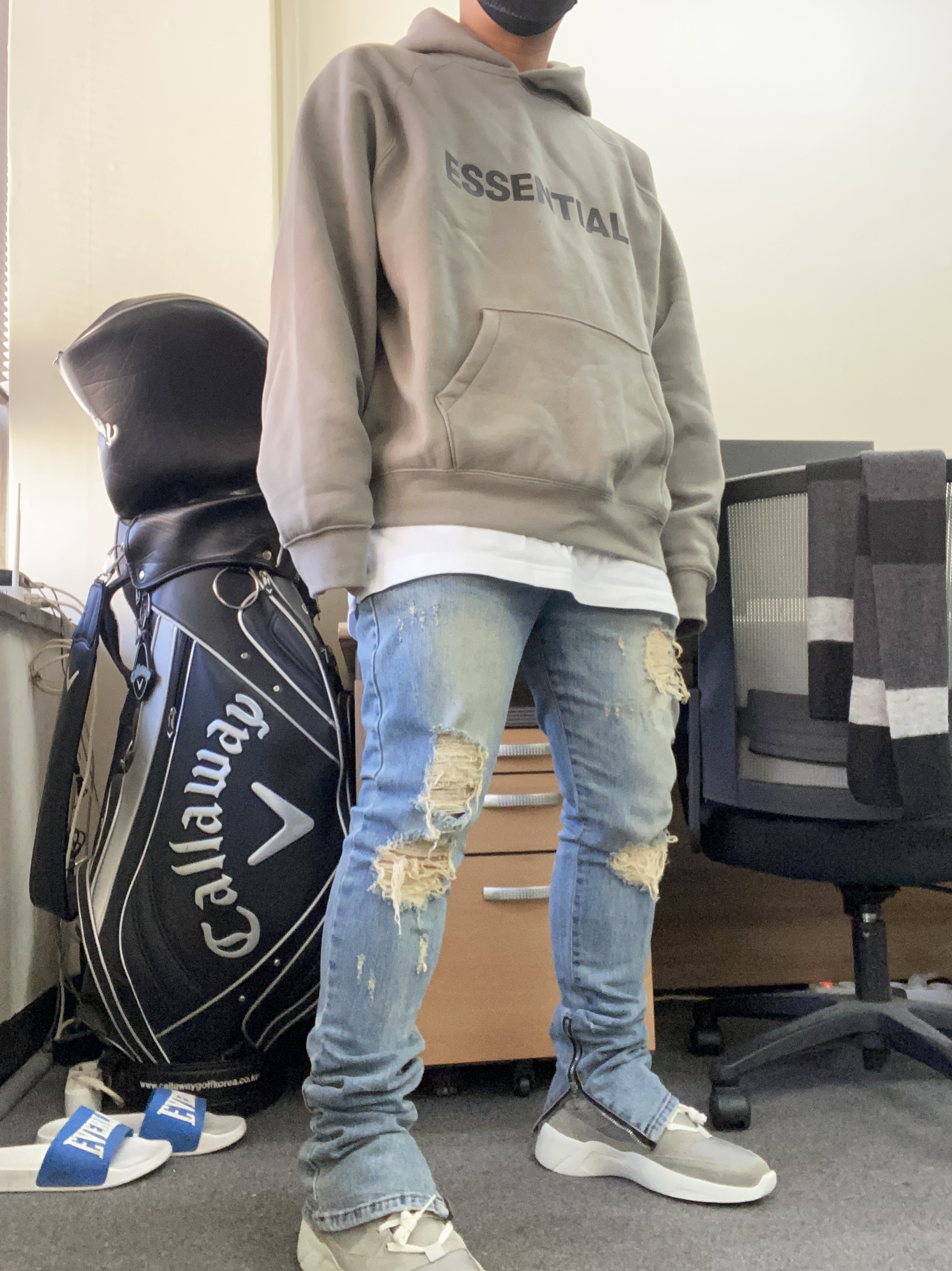 Essentials 3D Silicon Applique Pullover Hoodie Cement - 20FW, Jordan 6 x Travis Scott Retro Olive 착용 스타일 - 1
