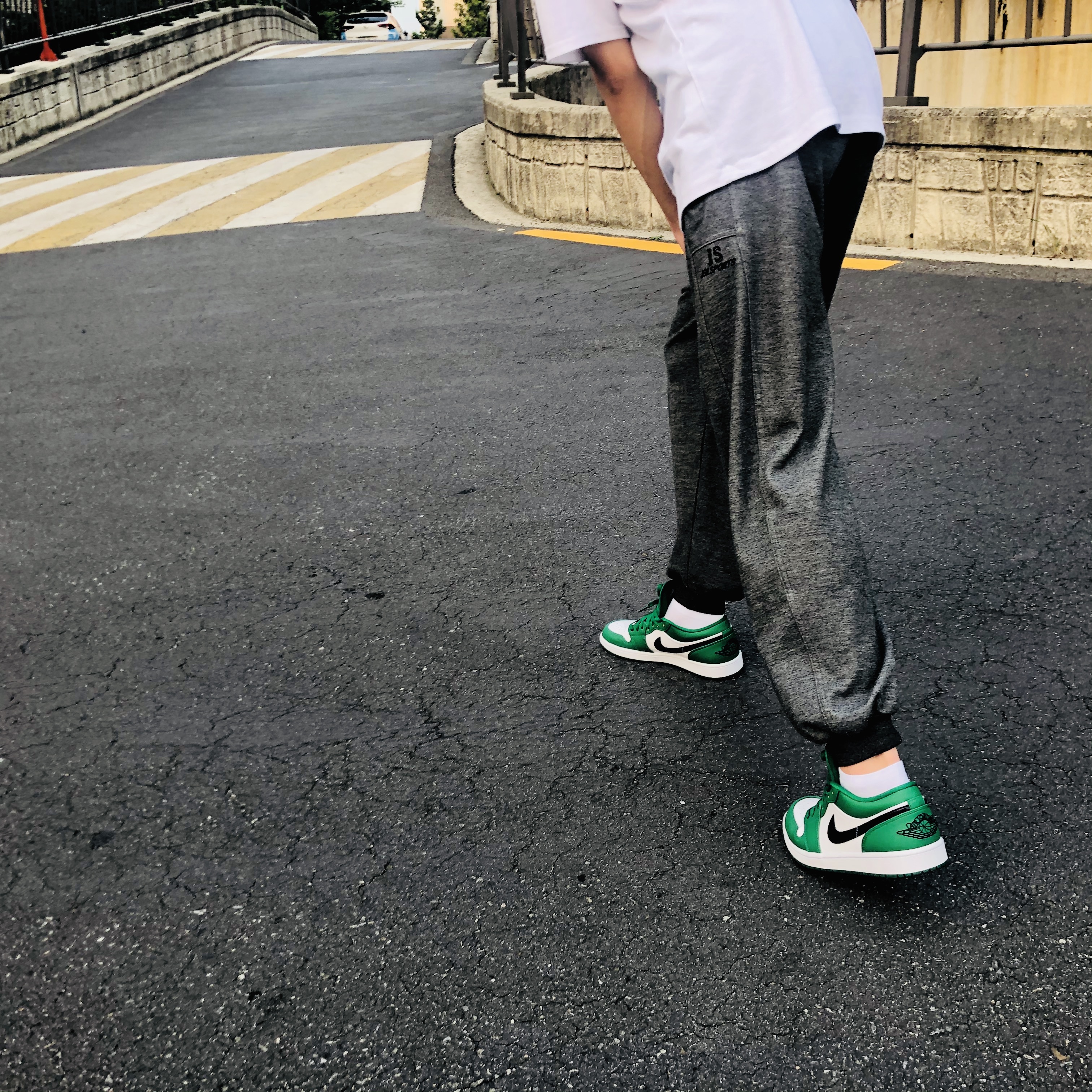Jordan 1 Low Pine Green 착용 스타일 - 1