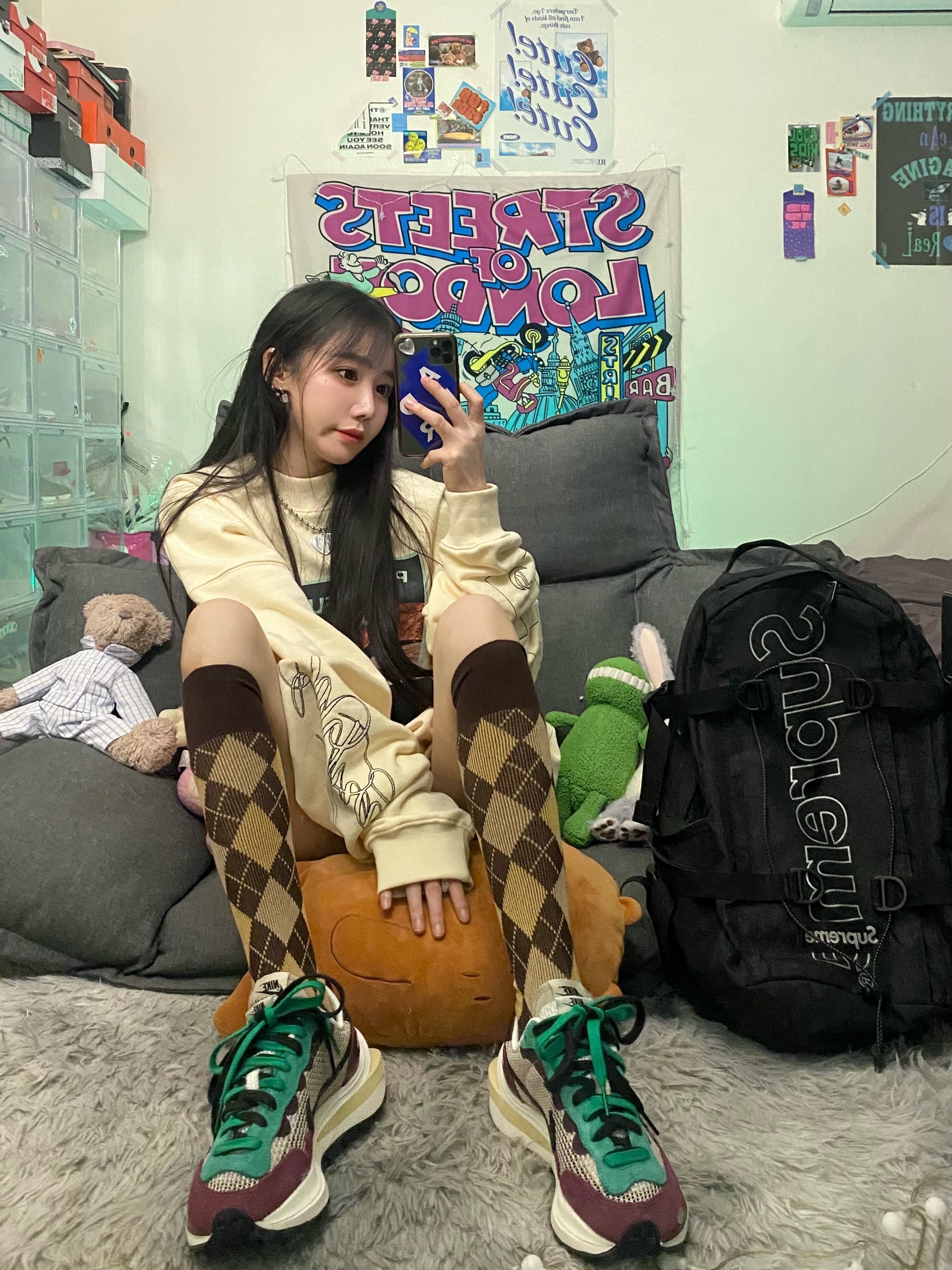 Nike x Sacai VaporWaffle String & Black Villain Red, Supreme Backpack Black - 18FW 착용 스타일 - 1