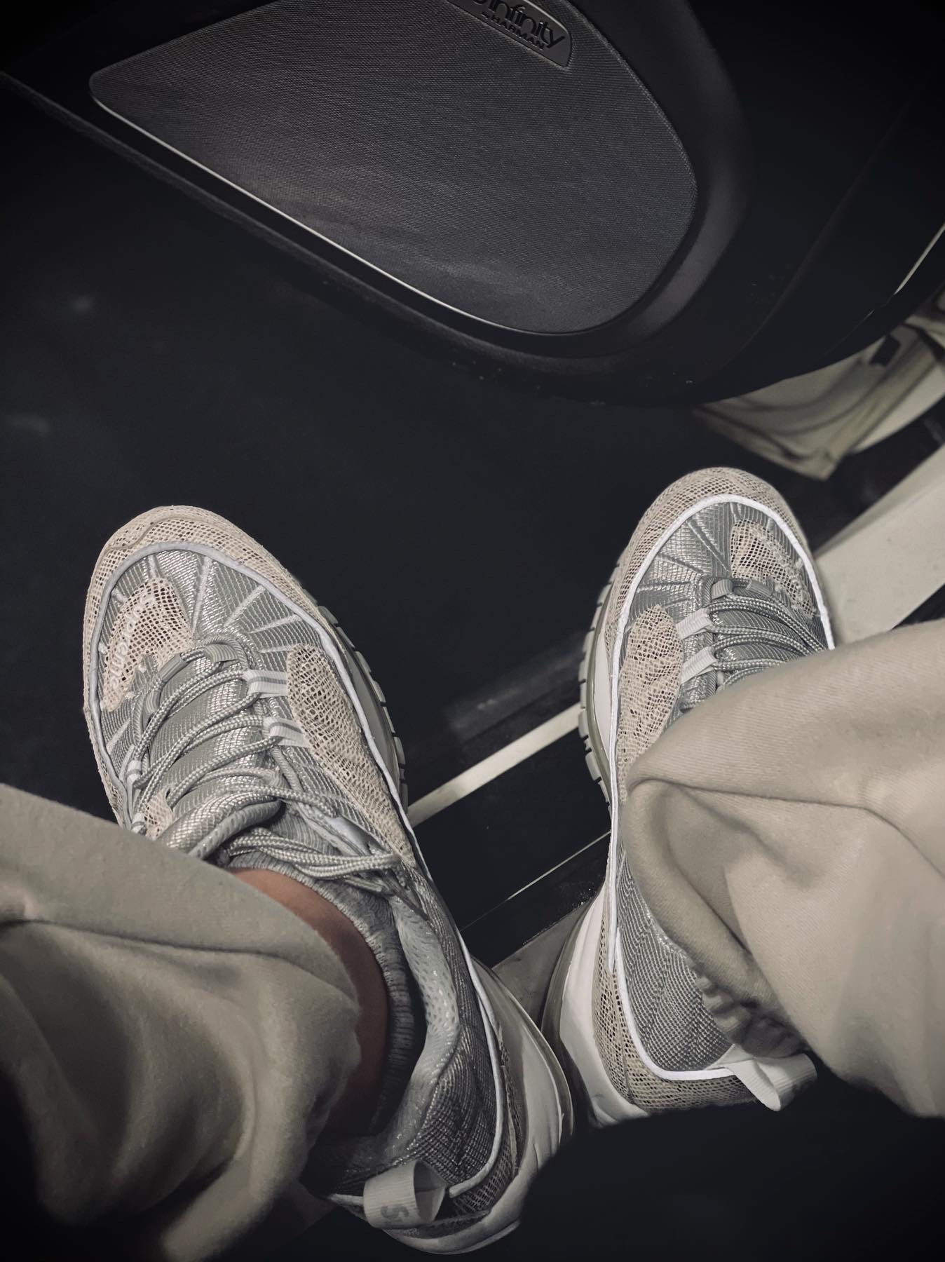 Nike x Supreme Air Max 98 Snakeskin 착용 스타일 - 3