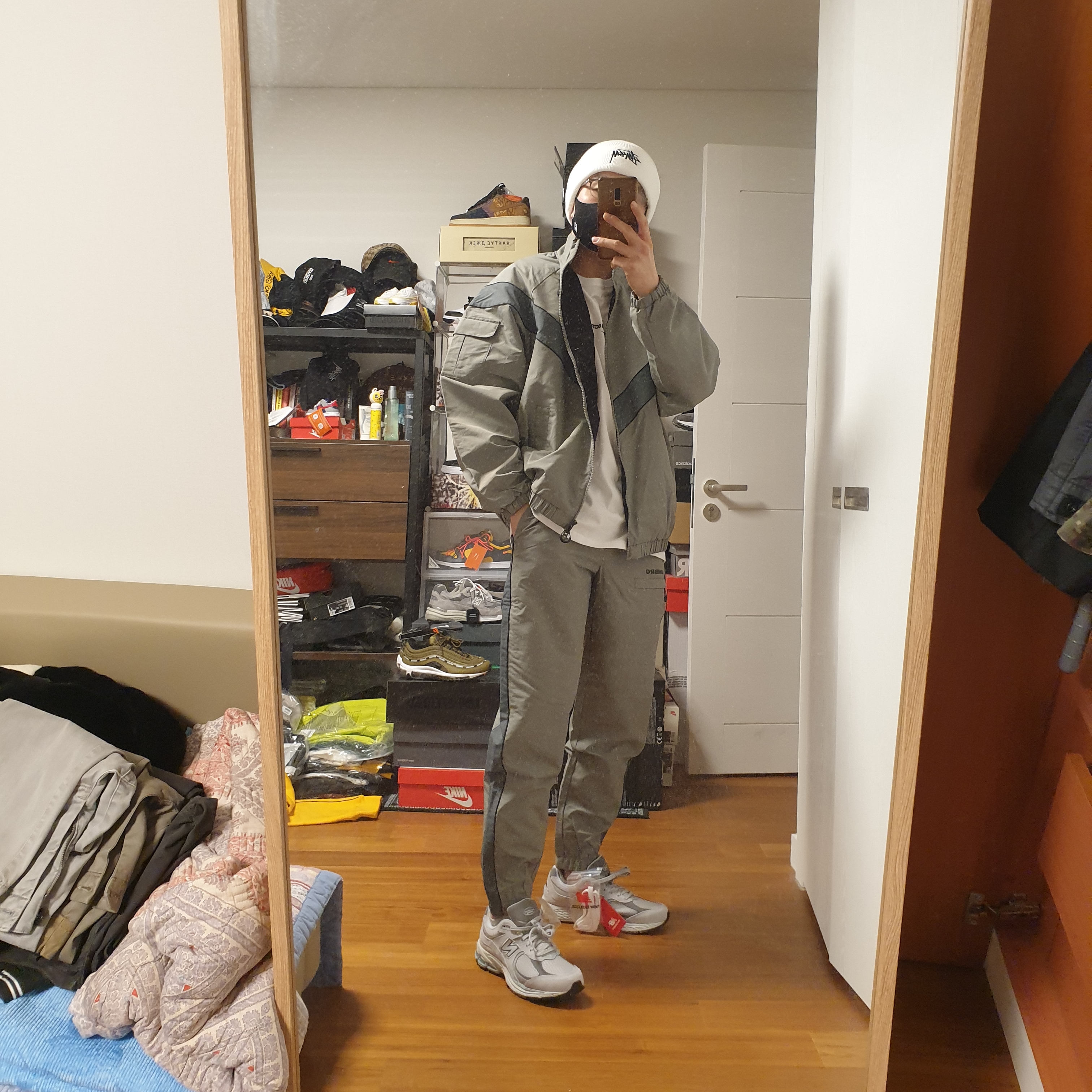Nike x Stussy Cuff Beanie White, Nike x Drake Nocta Essential T-Shirt White - US/EU 착용 스타일 - 1