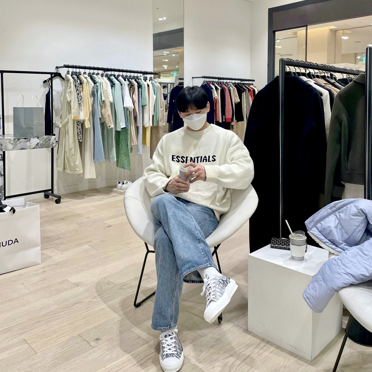 Dior B23 Low Dior Oblique White & Black, Essentials Knit Sweater Buttercream - 20SS 착용 스타일