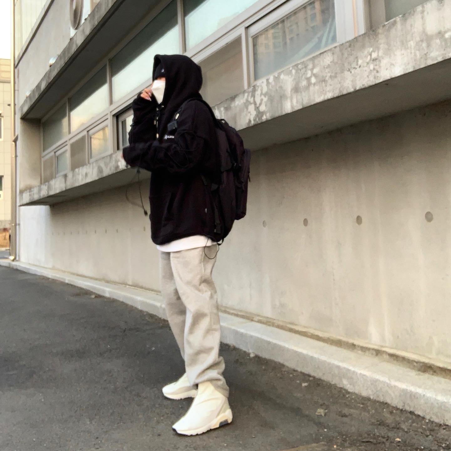 Nike x Ambush Air Max 180 High White 착용 스타일 - 1