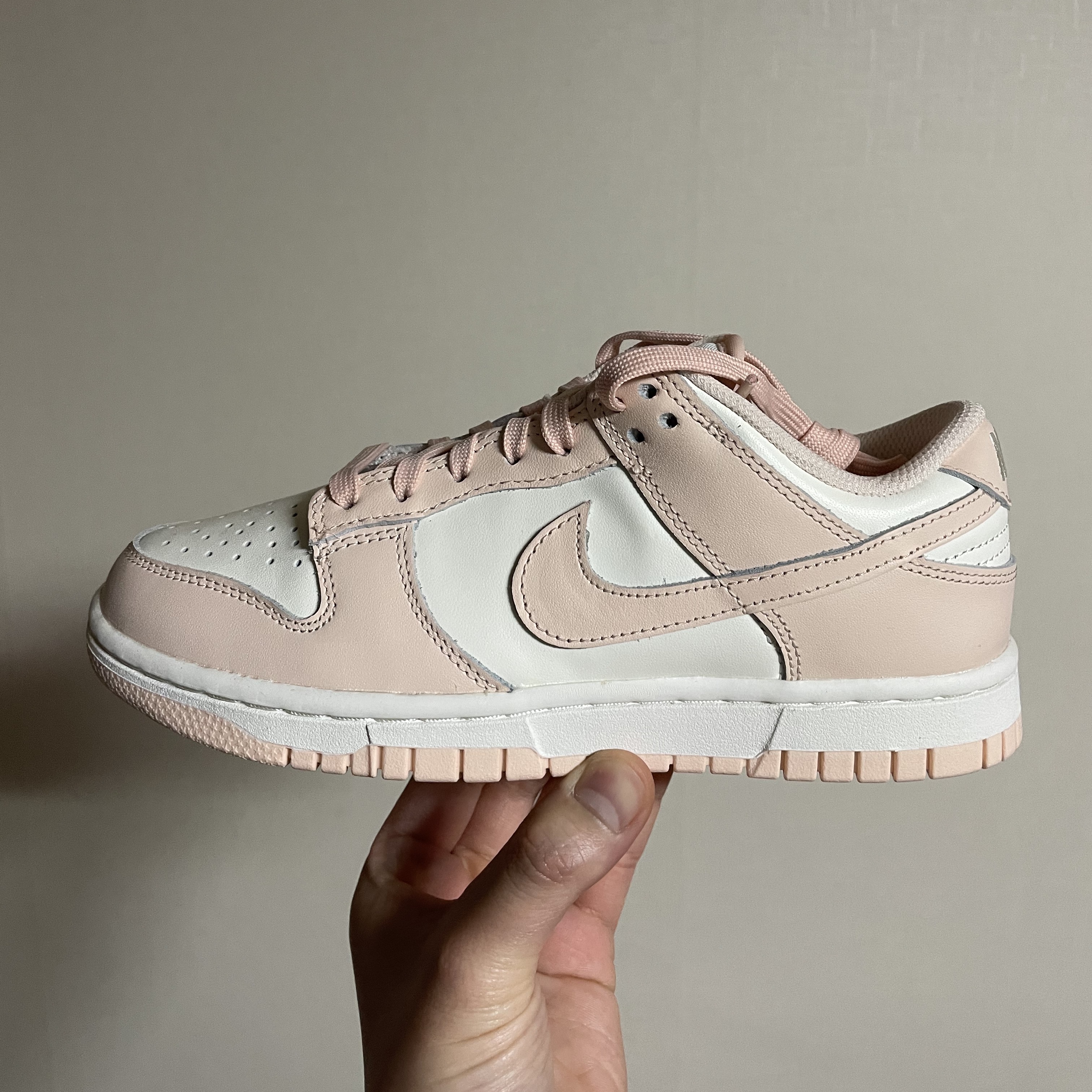 (W) Nike Dunk Low Orange Pearl 착용 스타일 - 2