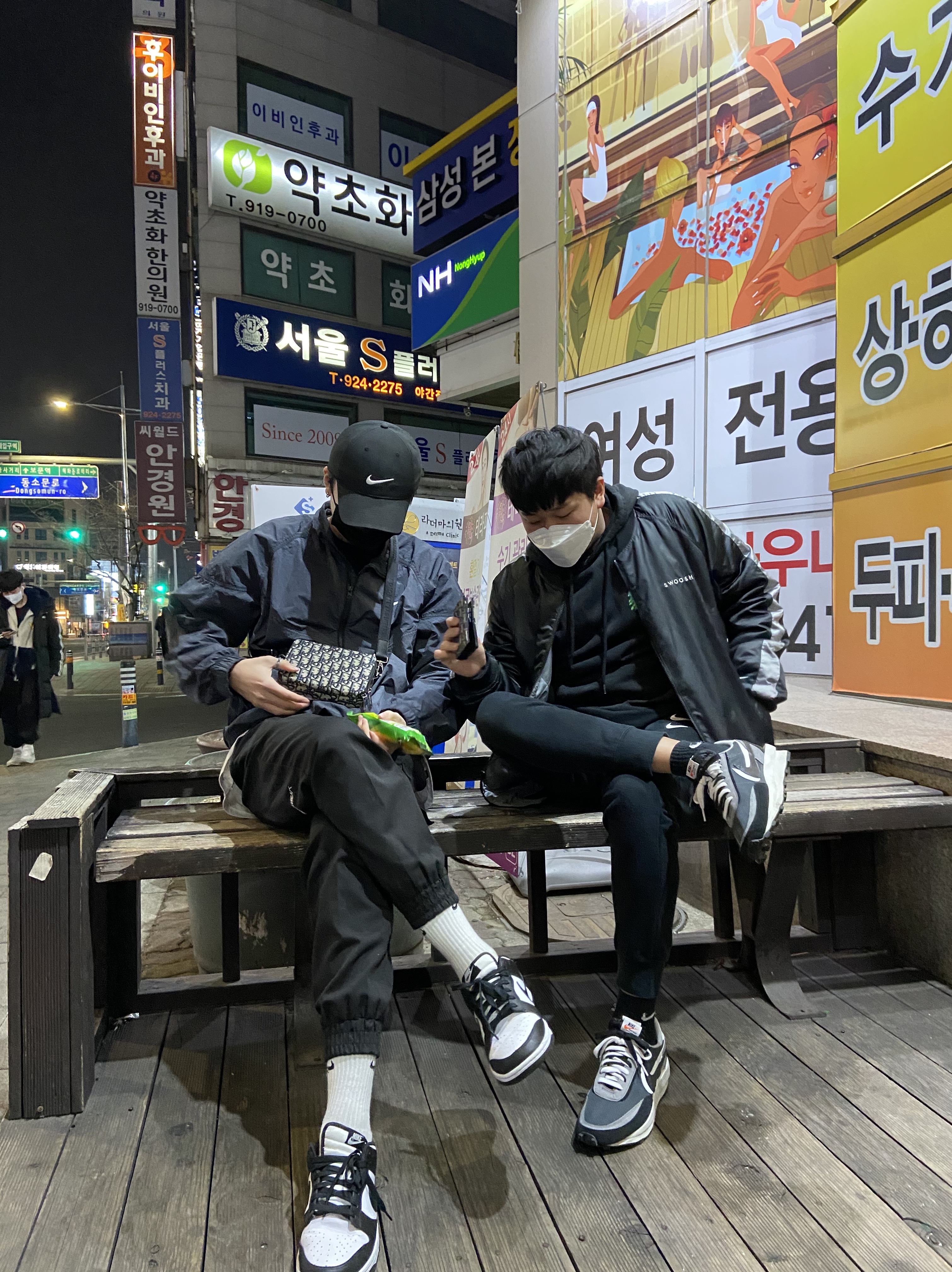 Nike x Sacai LDWaffle Black 착용 스타일