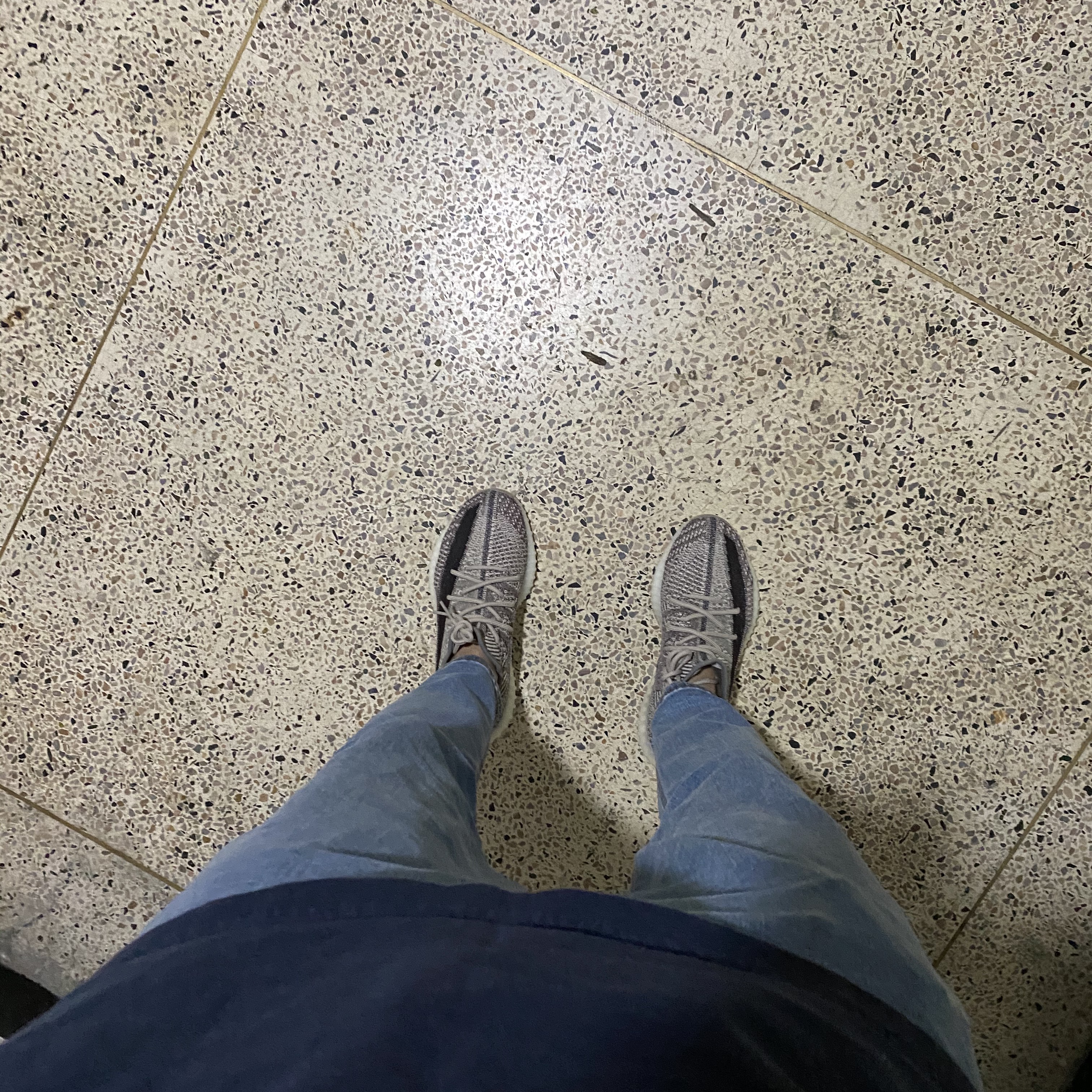 Adidas Yeezy Boost 350 V2 Zyon 착용 스타일