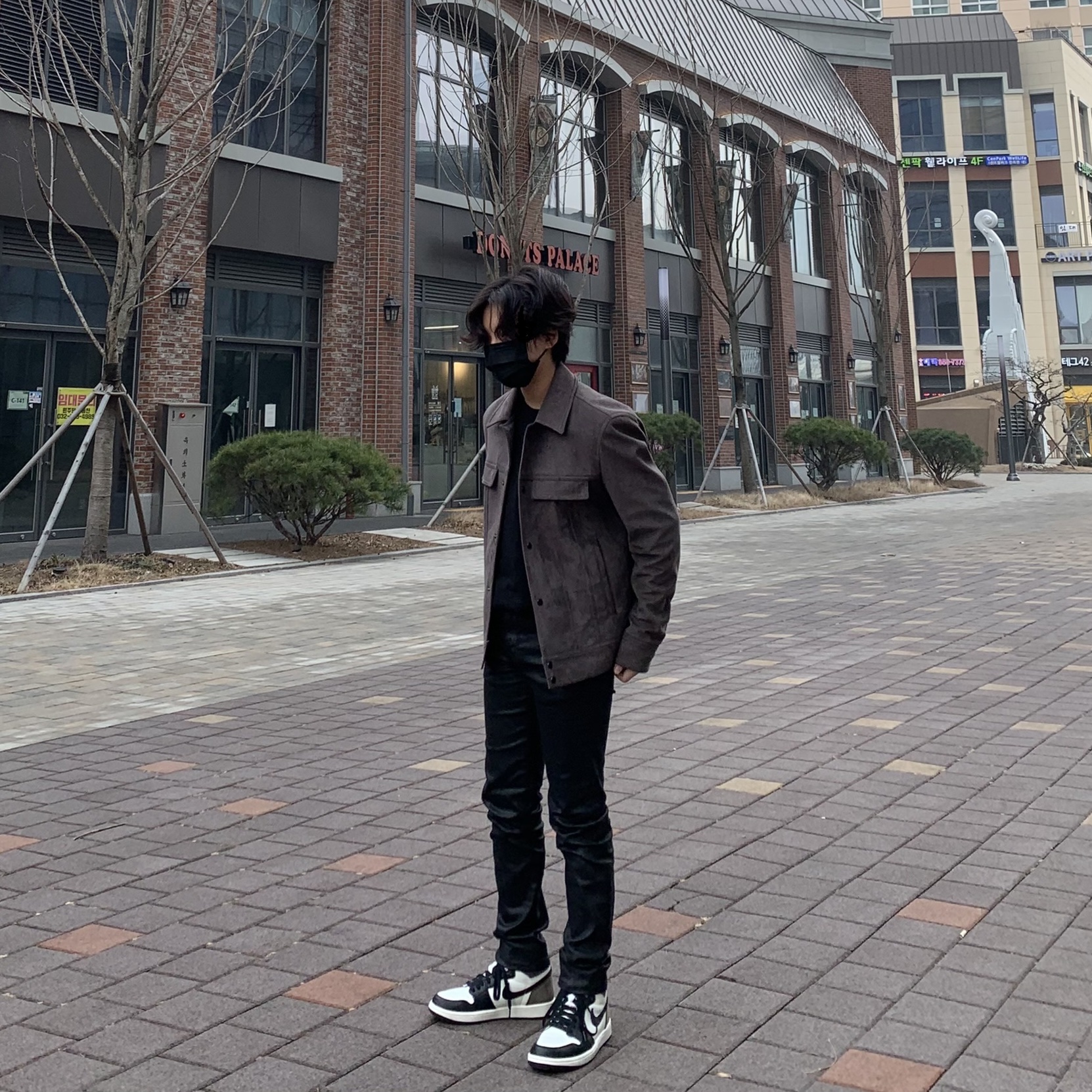 Jordan 1 Retro High OG Black Mocha 착용 스타일