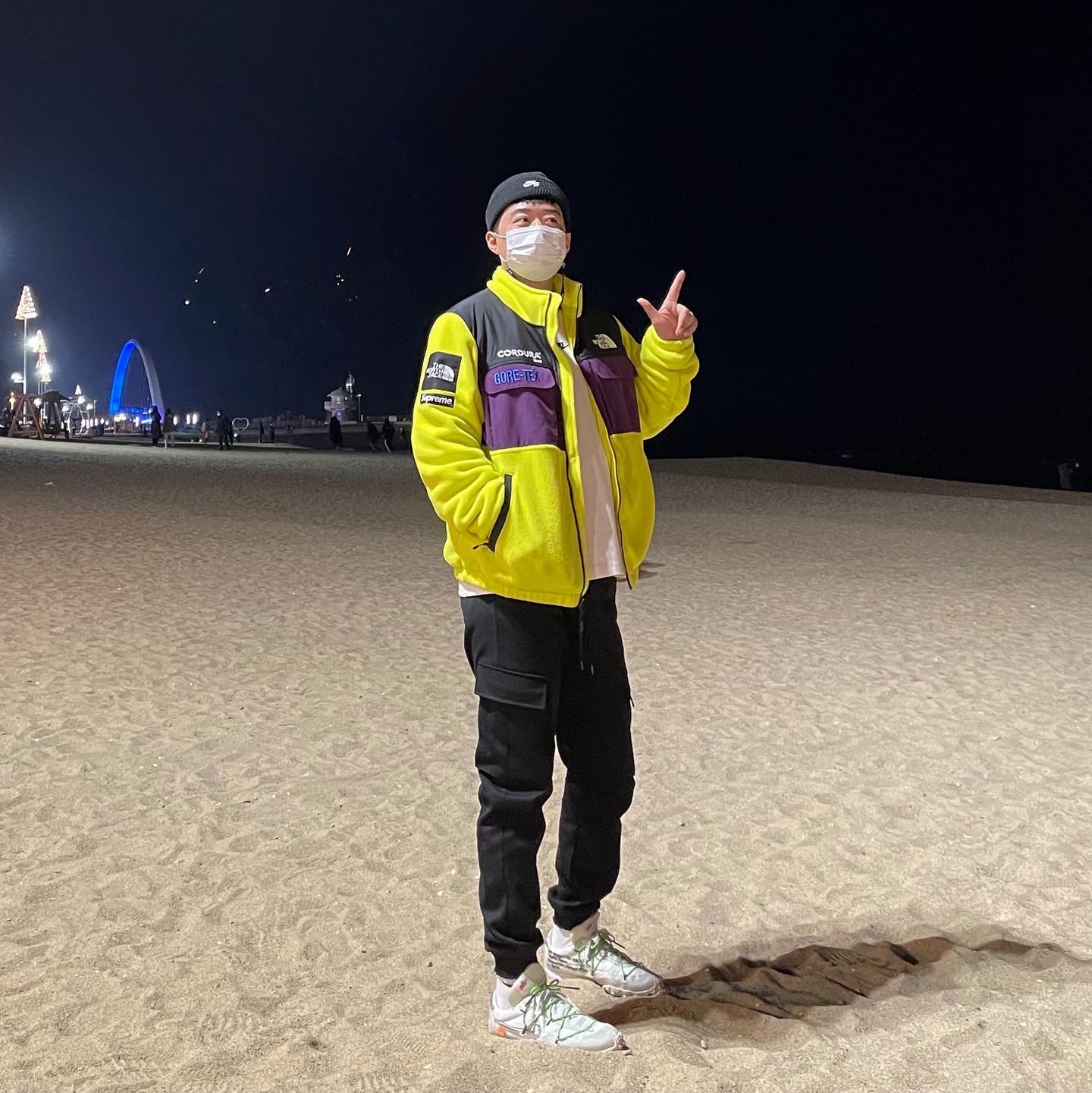 Supreme x The North Face Expedition Fleece Jacket Sulphur - 18FW, (W) Nike x Off-White Waffle Racer White 착용 스타일