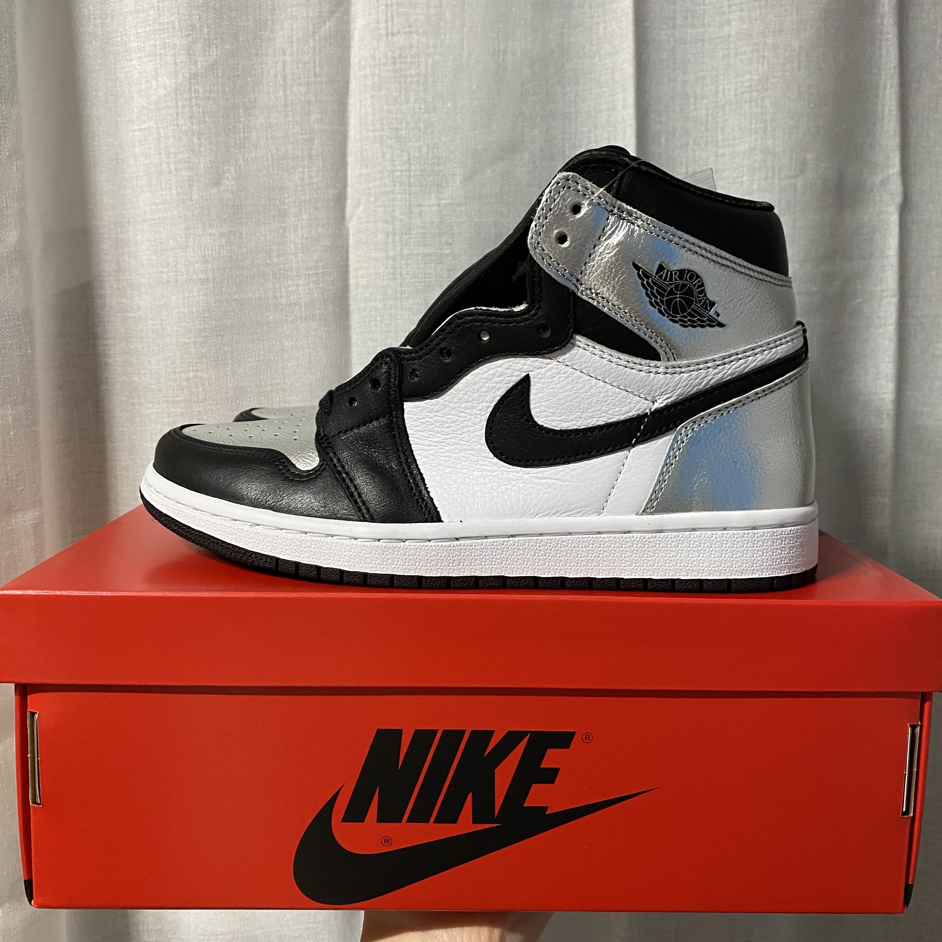 (W) Jordan 1 Retro High OG Silver Toe 착용 스타일 - 2
