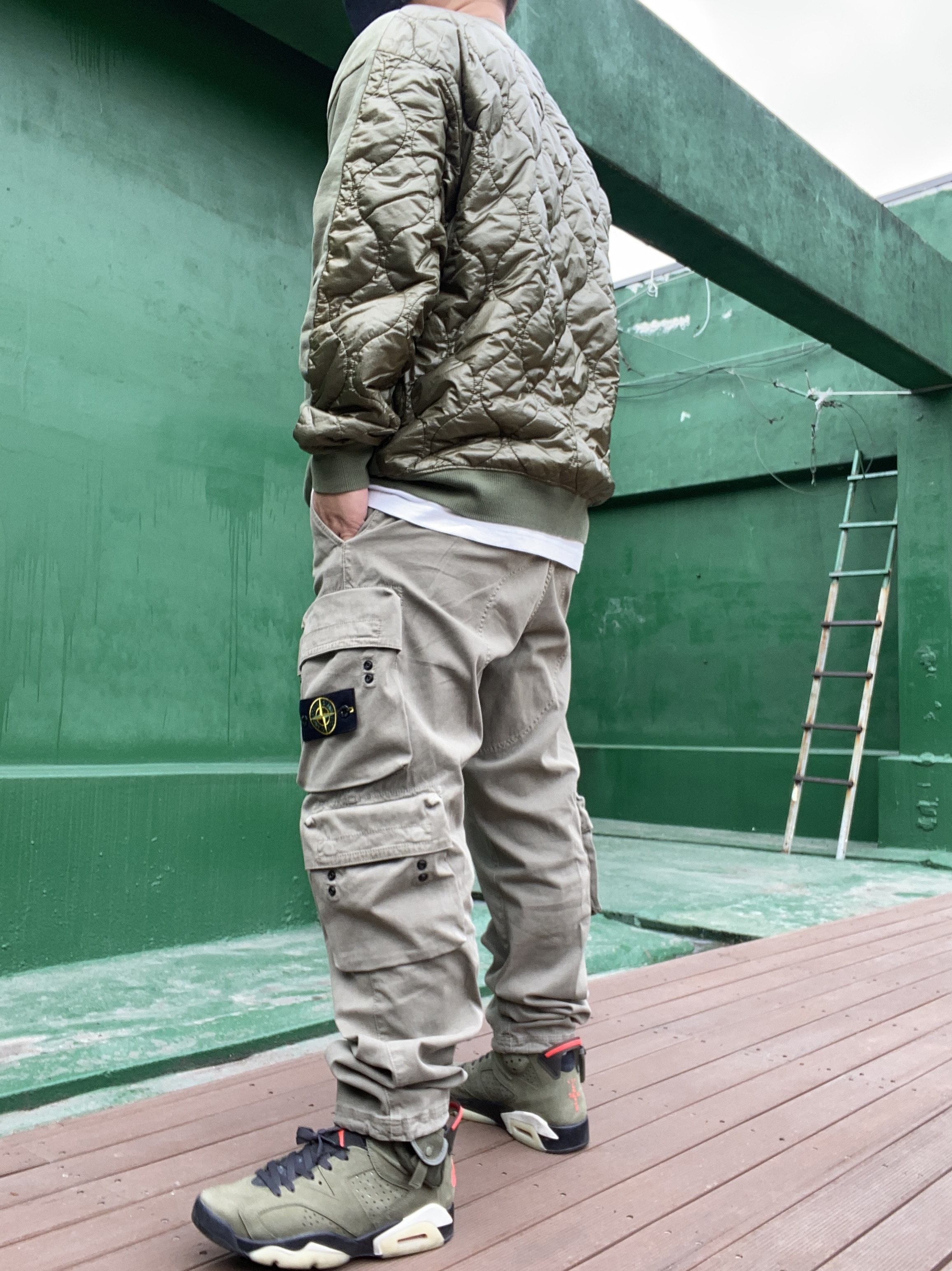 Essentials 3D Silicon Applique Pullover Hoodie Cement - 20FW, Jordan 6 x Travis Scott Retro Olive 착용 스타일 - 2