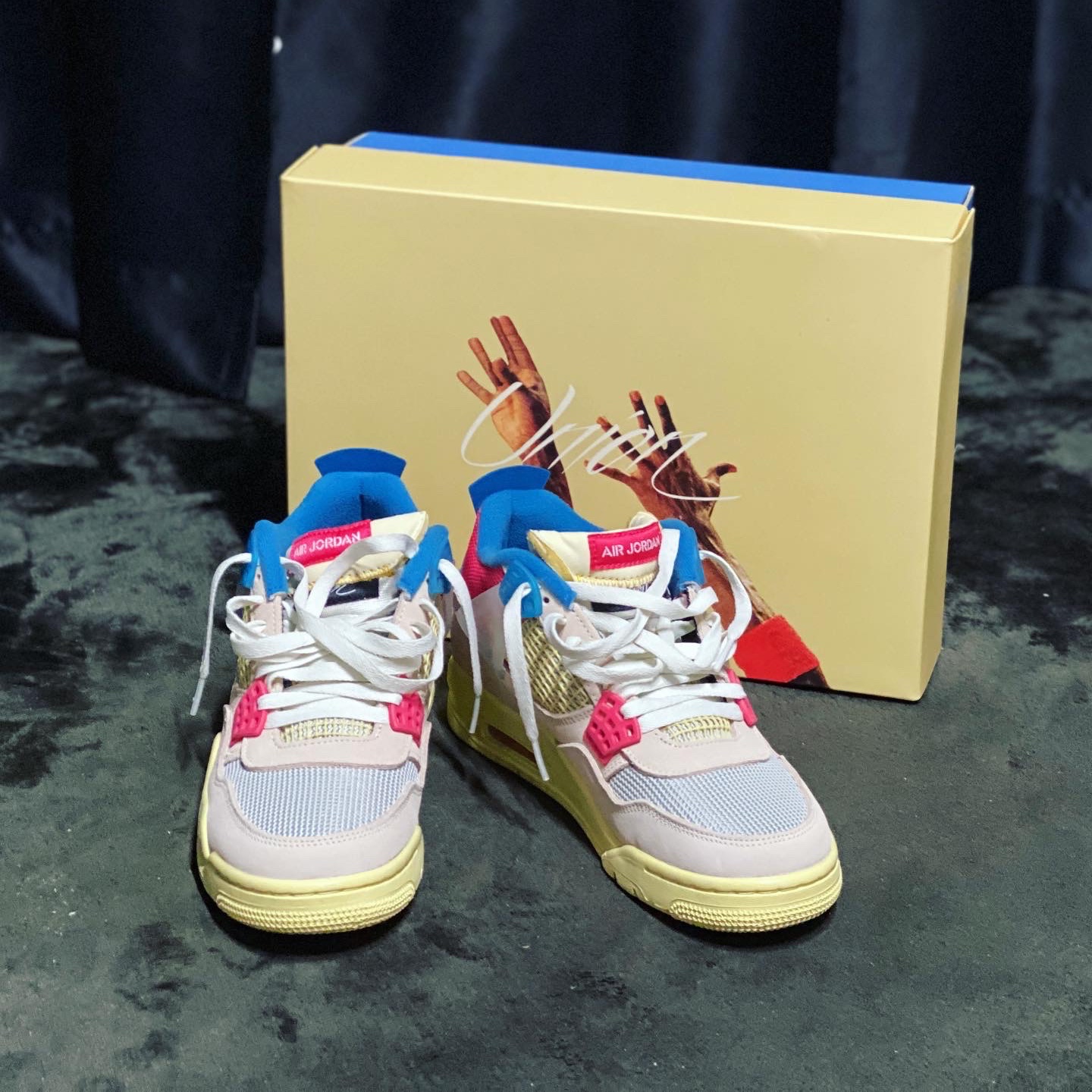 Jordan 4 x Union Retro Guava Ice 착용 스타일