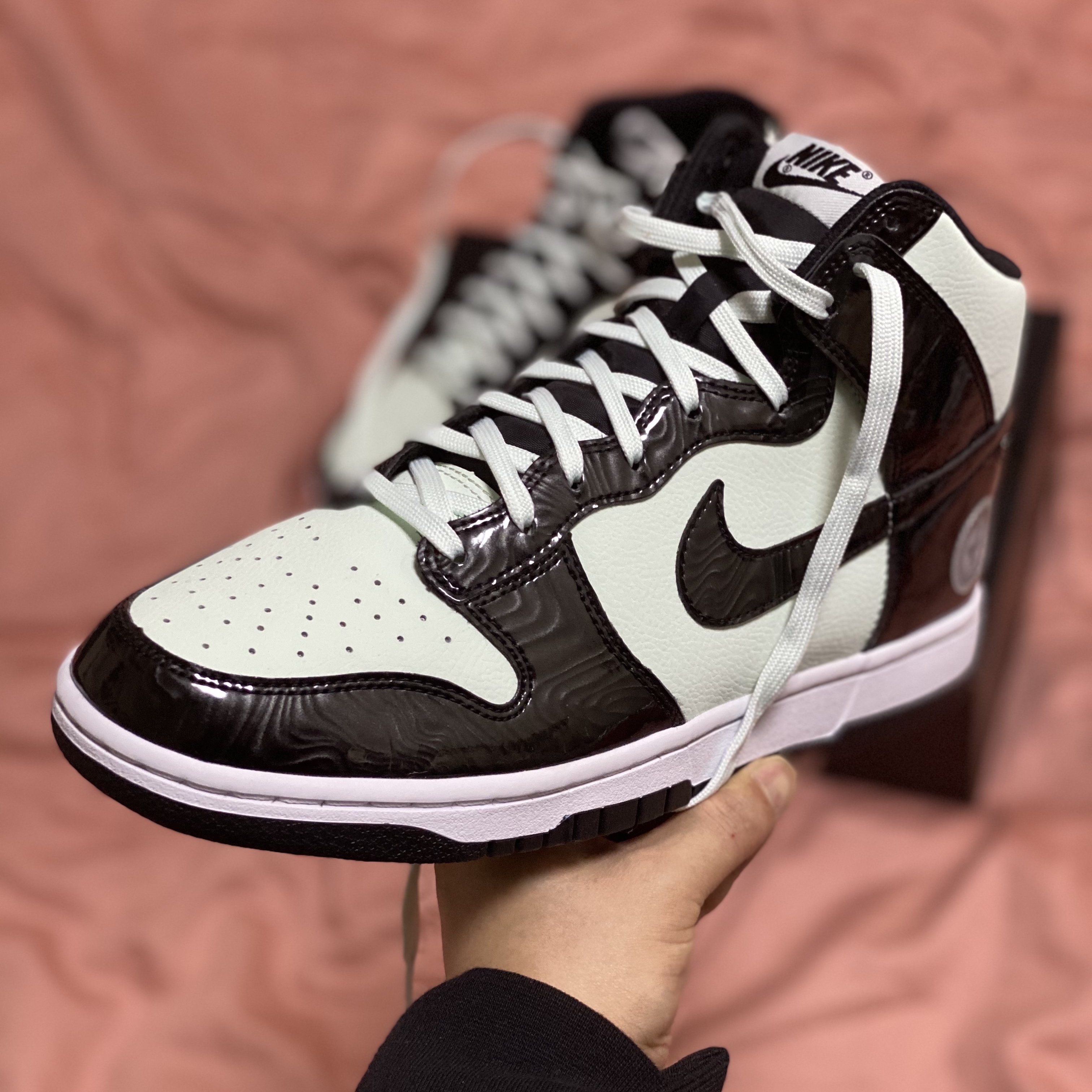 Nike Dunk High Barely Green 착용 스타일 - 4