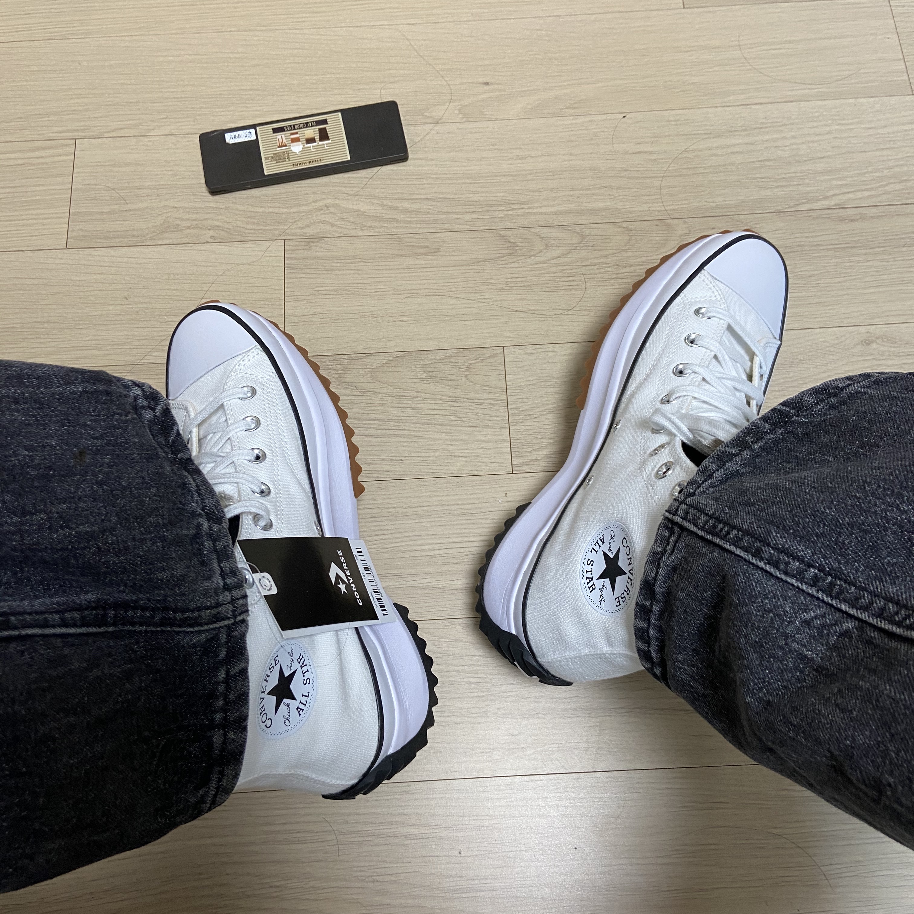 Converse Run Star Hike Hi Black White Gum, Converse Run Star Hike Hi White Black Gum 착용 스타일 - 3