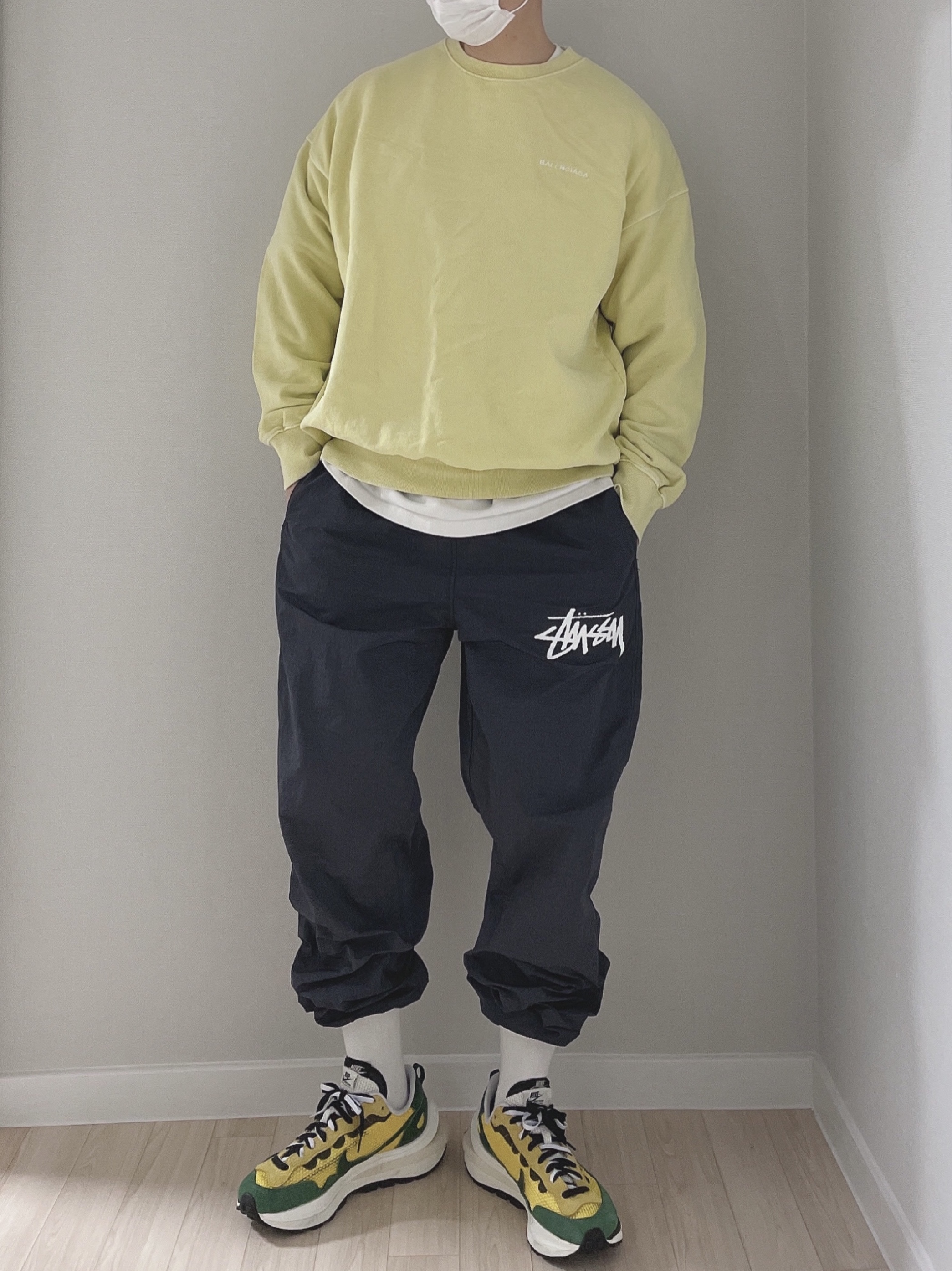 Nike x Sacai VaporWaffle Tour Yellow & Gorge Green Sail, Nike x Stussy Beach Pants Off Noir 착용 스타일 - 2