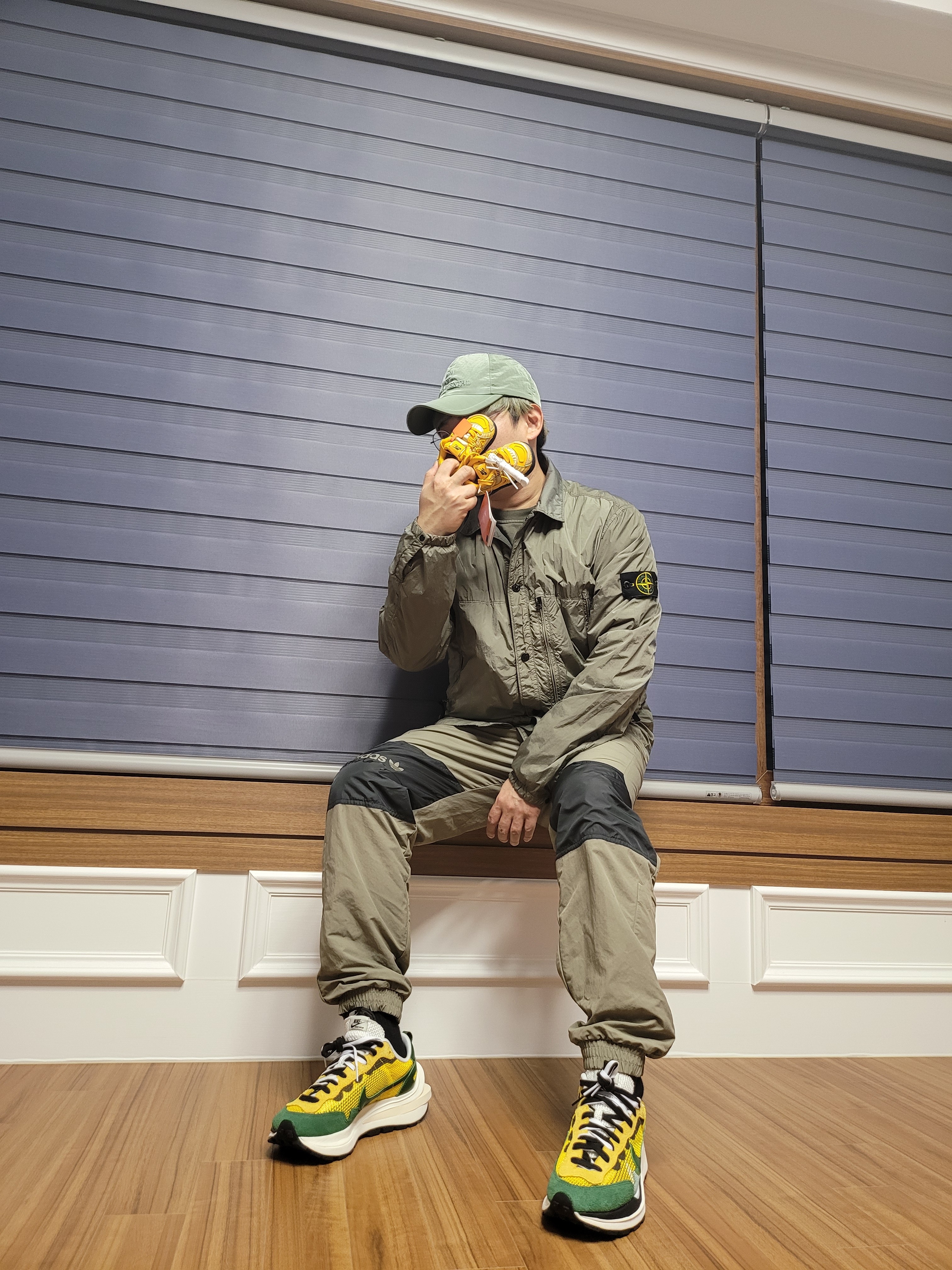 Nike x Sacai VaporWaffle Tour Yellow & Gorge Green Sail, (TD) Nike x Off-White Air Rubber Dunk University Gold 착용 스타일