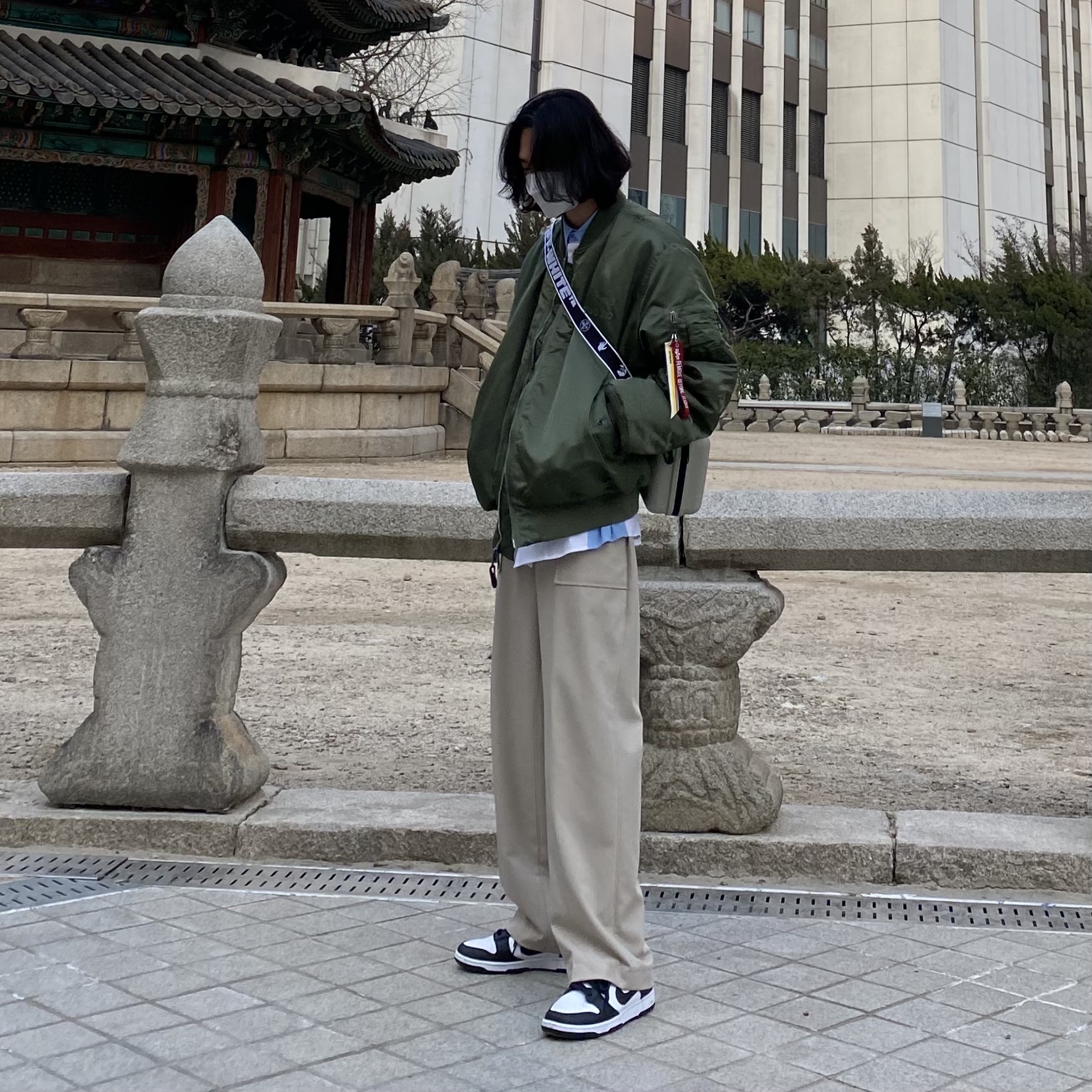 Nike Dunk Low Retro Black, IAB Studio x Alpha Industries MA-1 Jacket Khaki 착용 스타일 - 1