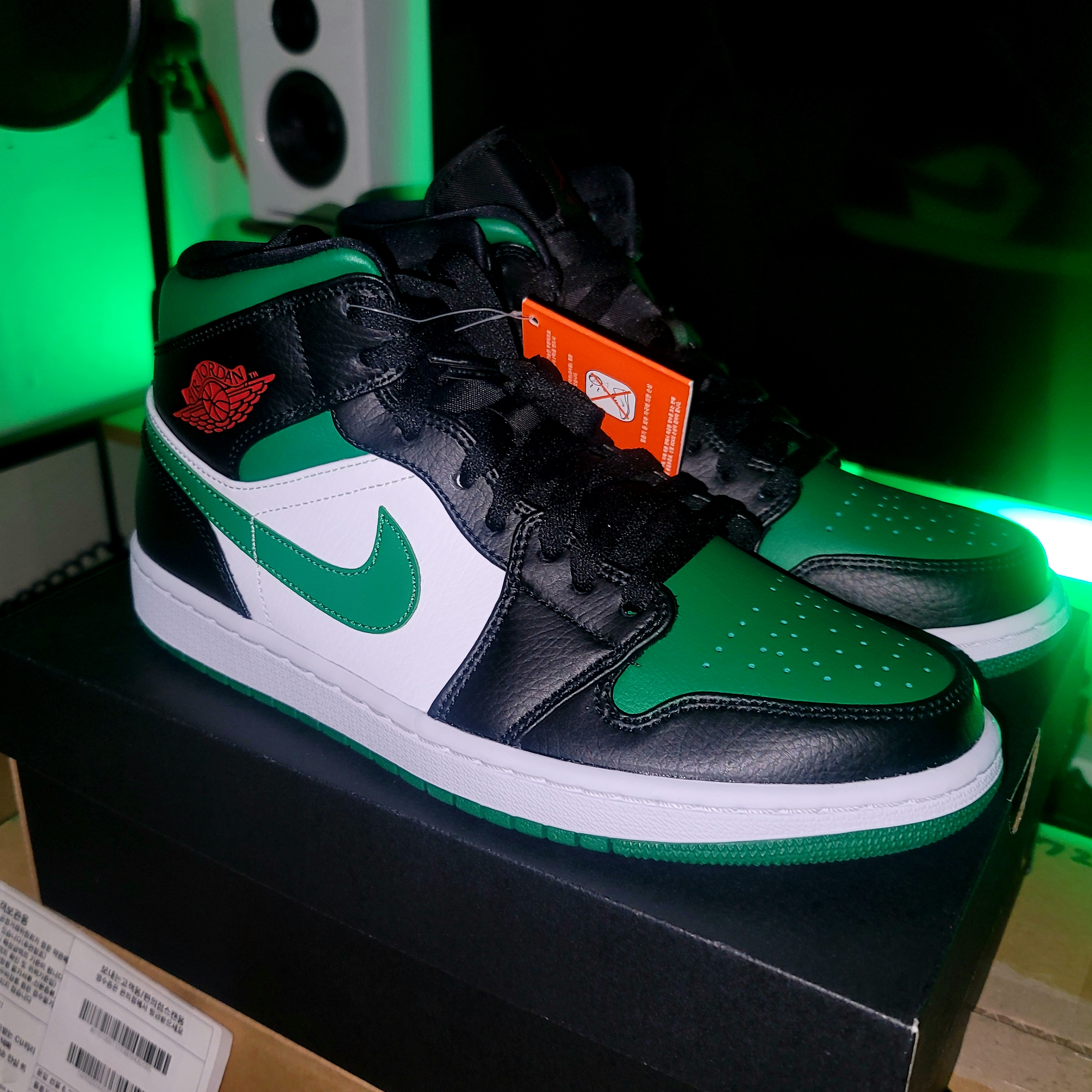 Jordan 1 Mid Green Toe 착용 스타일
