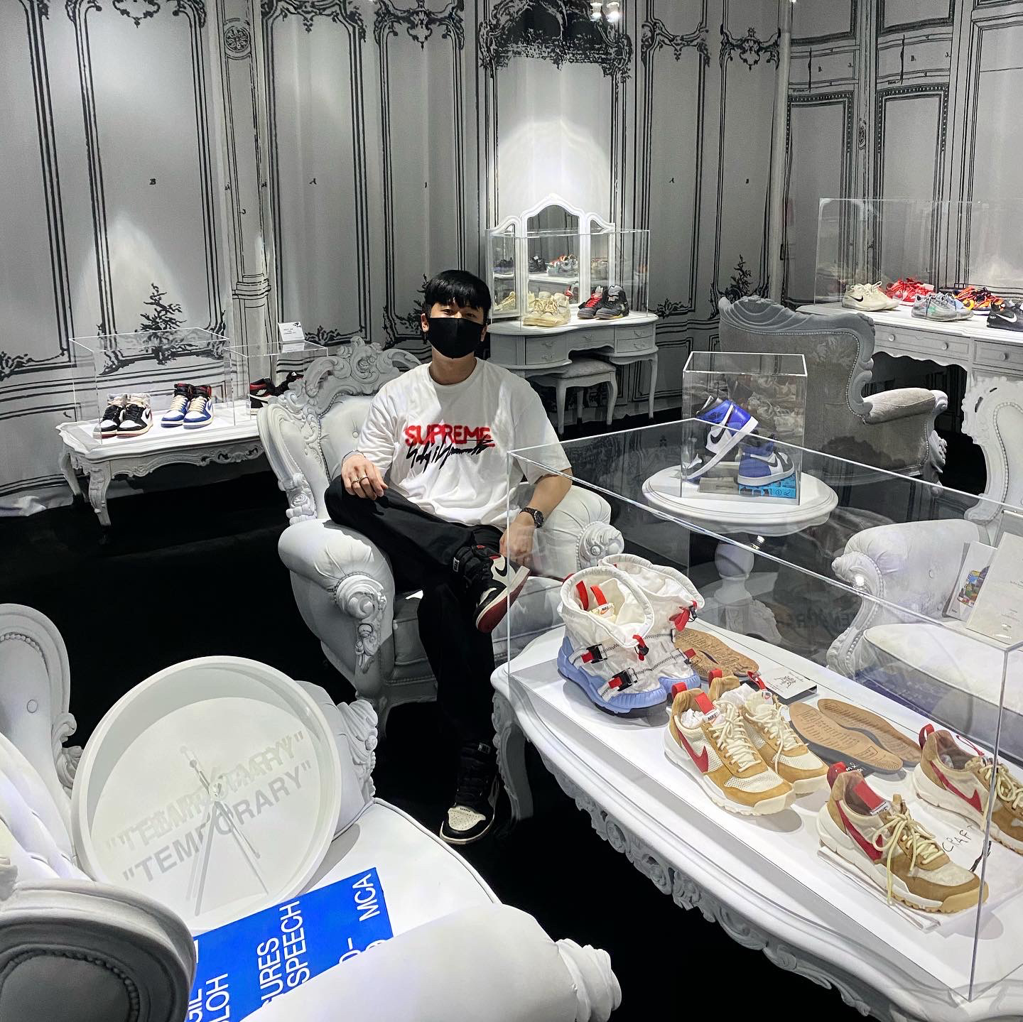 Supreme x Yohji Yamamoto Logo T-Shirt White - 20FW, Jordan 1 Retro High Not for Resale Varsity Red 착용 스타일