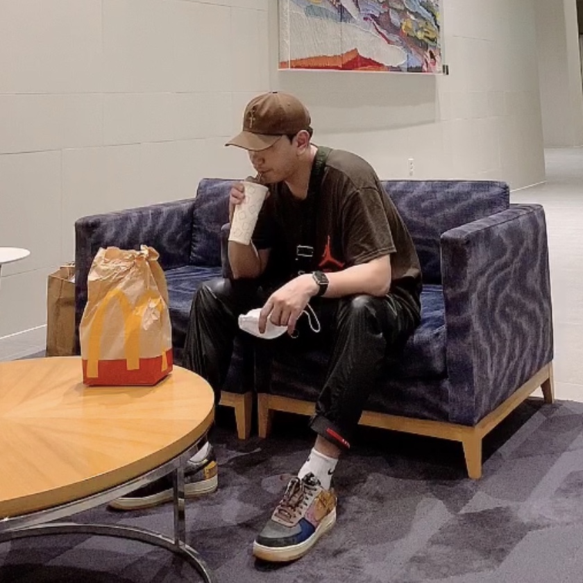 Nike x Travis Scott Air Force 1 Low Cactus Jack 착용 스타일