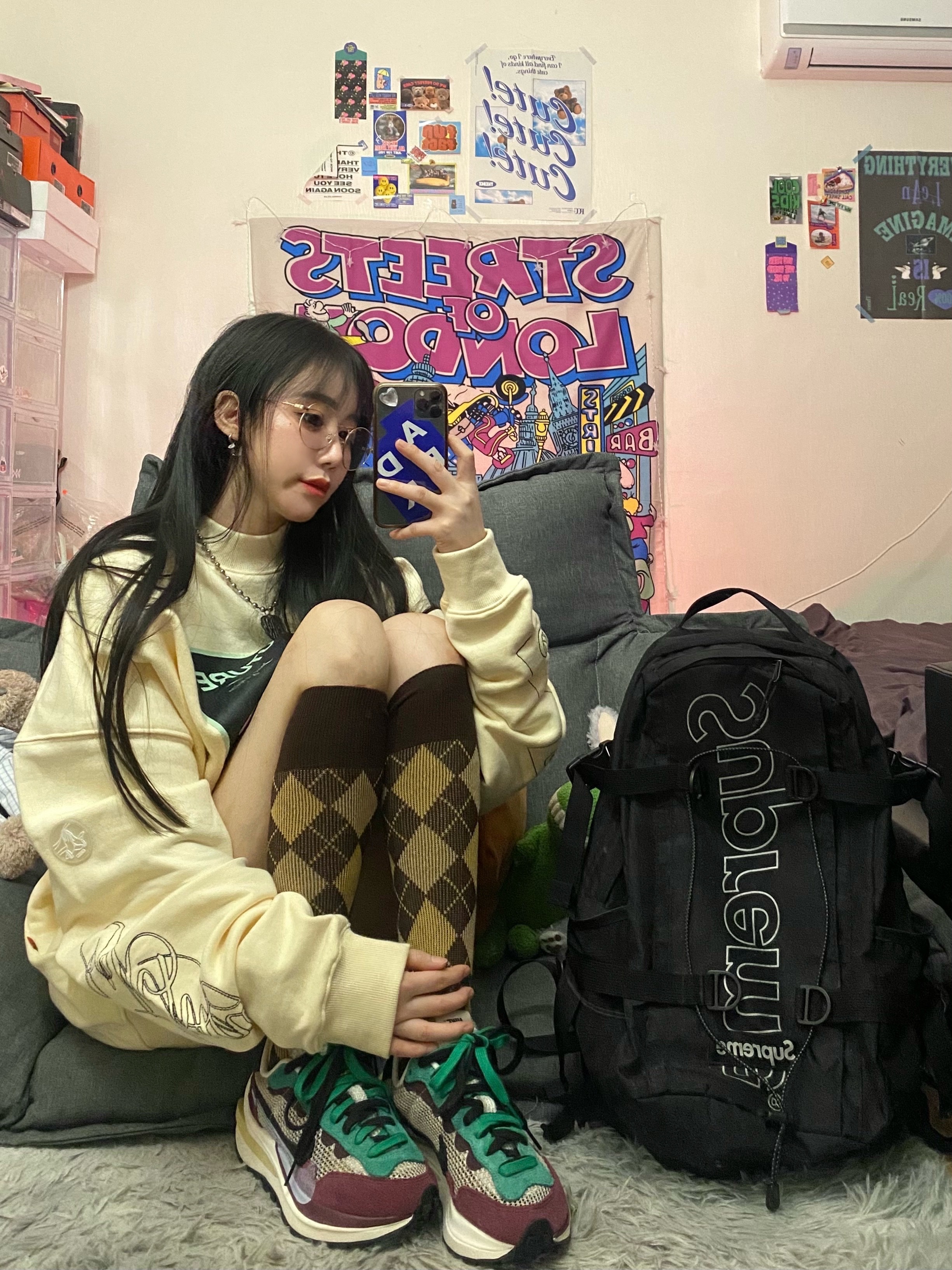 Nike x Sacai VaporWaffle String & Black Villain Red, Supreme Backpack Black - 18FW 착용 스타일 - 2