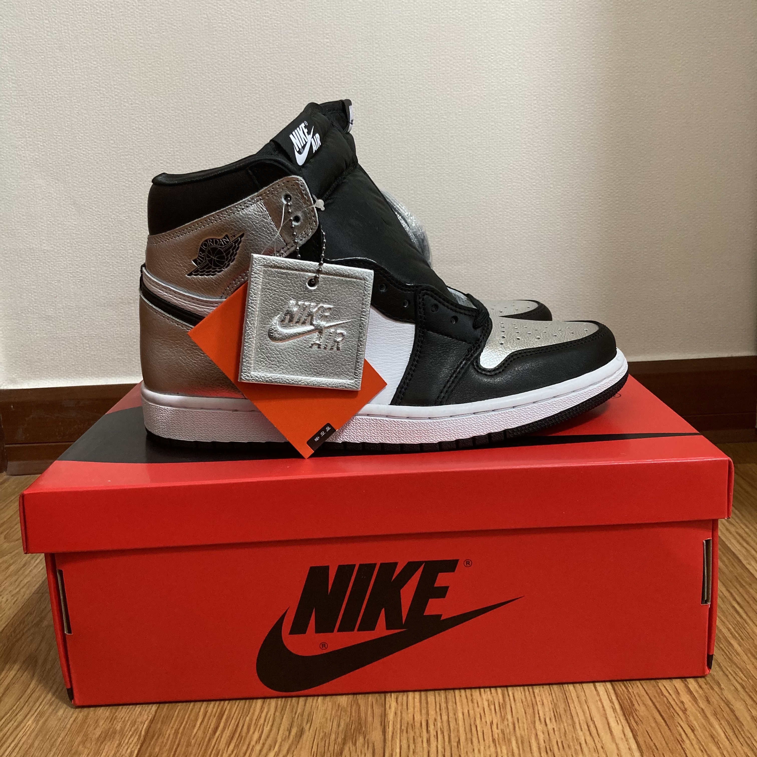 (W) Jordan 1 Retro High OG Silver Toe 착용 스타일 - 5