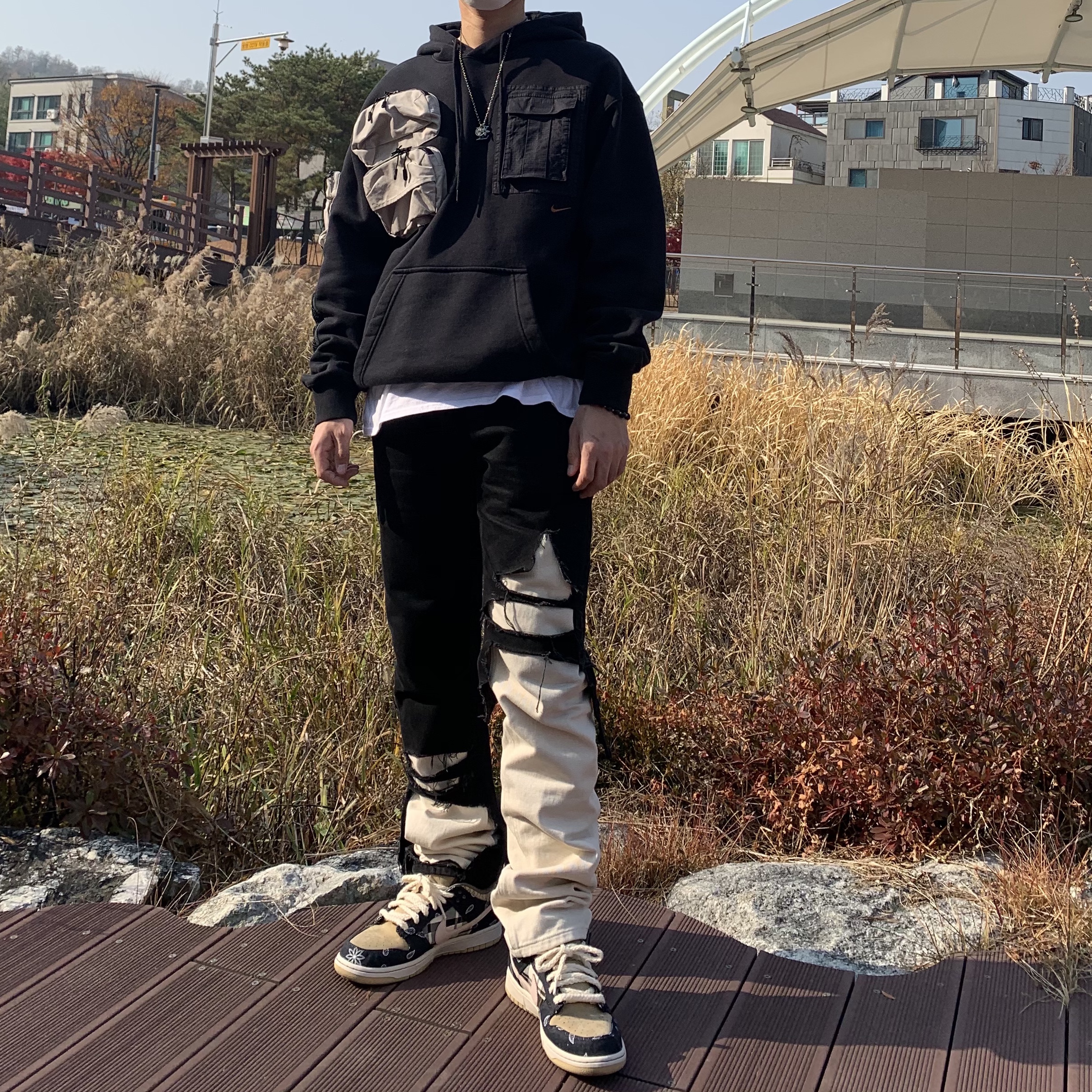 Nike x Travis Scott NRG AG Utility Hoodie Black, Nike x Travis Scott SB Dunk Low 착용 스타일