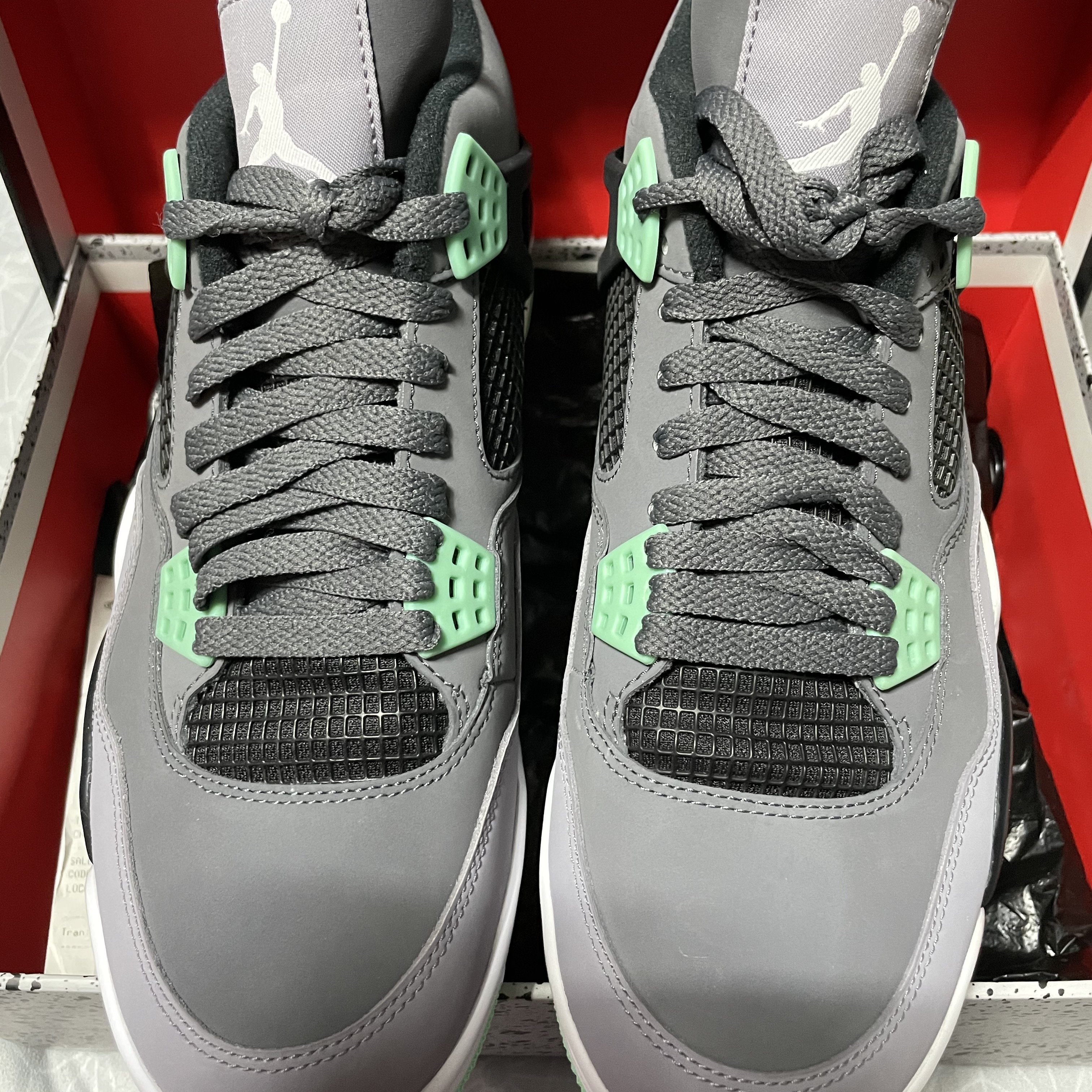 Jordan 4 Retro Green Glow 착용 스타일