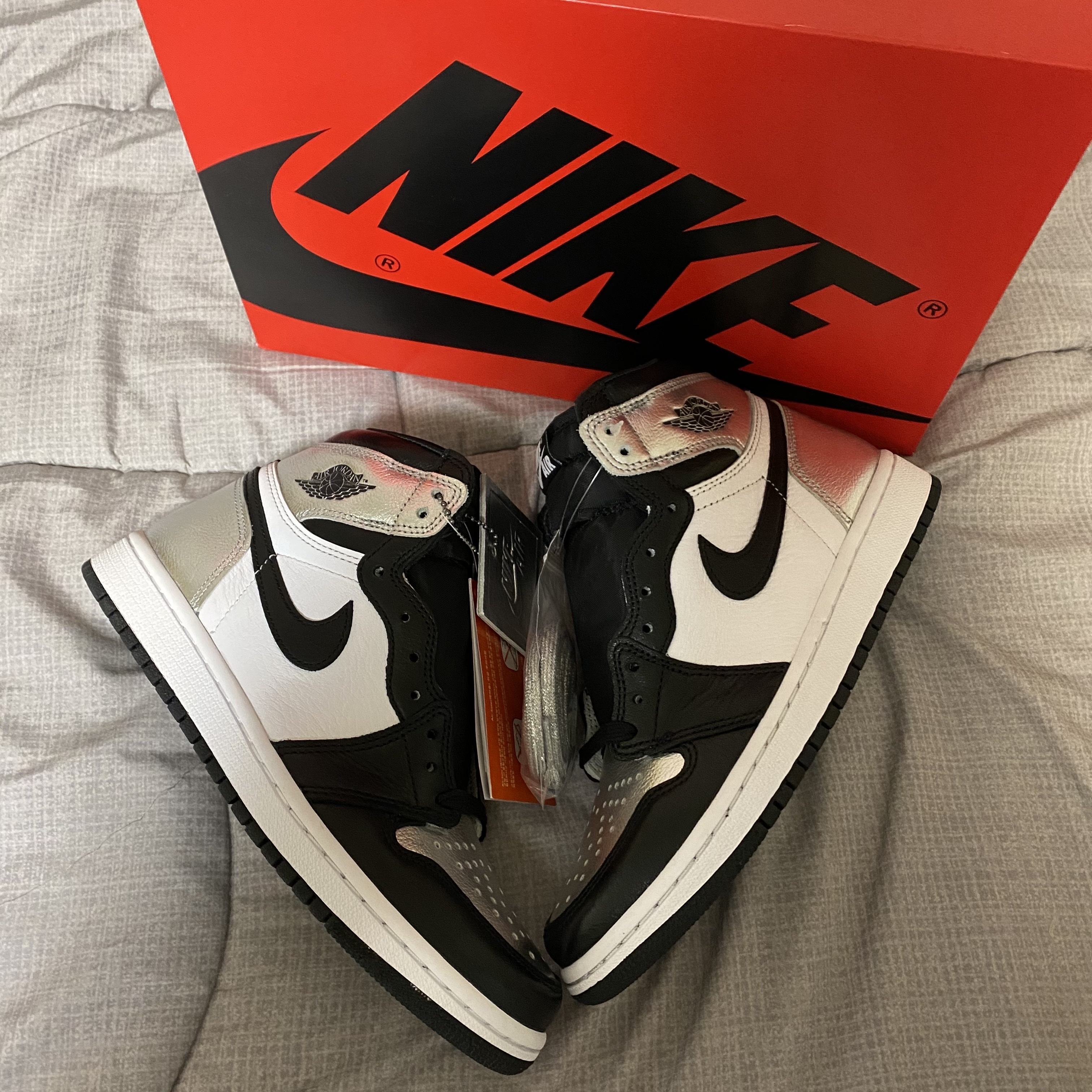 (W) Jordan 1 Retro High OG Silver Toe 착용 스타일