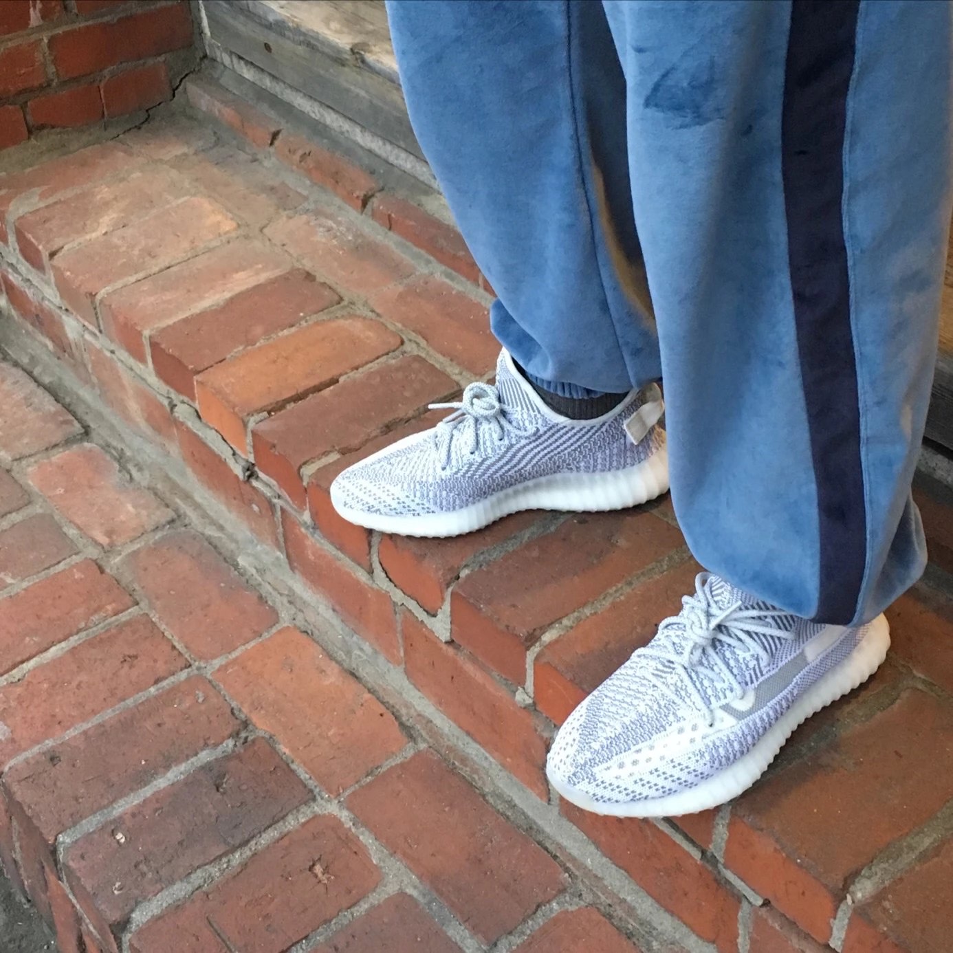 Adidas Yeezy Boost 350 V2 Static - Non-Reflective 2018 착용 스타일 - 2