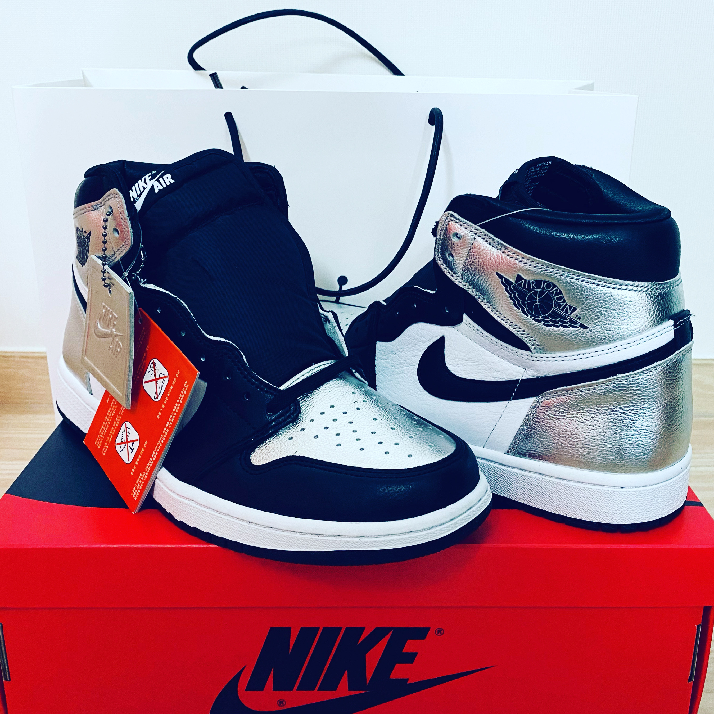 (W) Jordan 1 Retro High OG Silver Toe 착용 스타일
