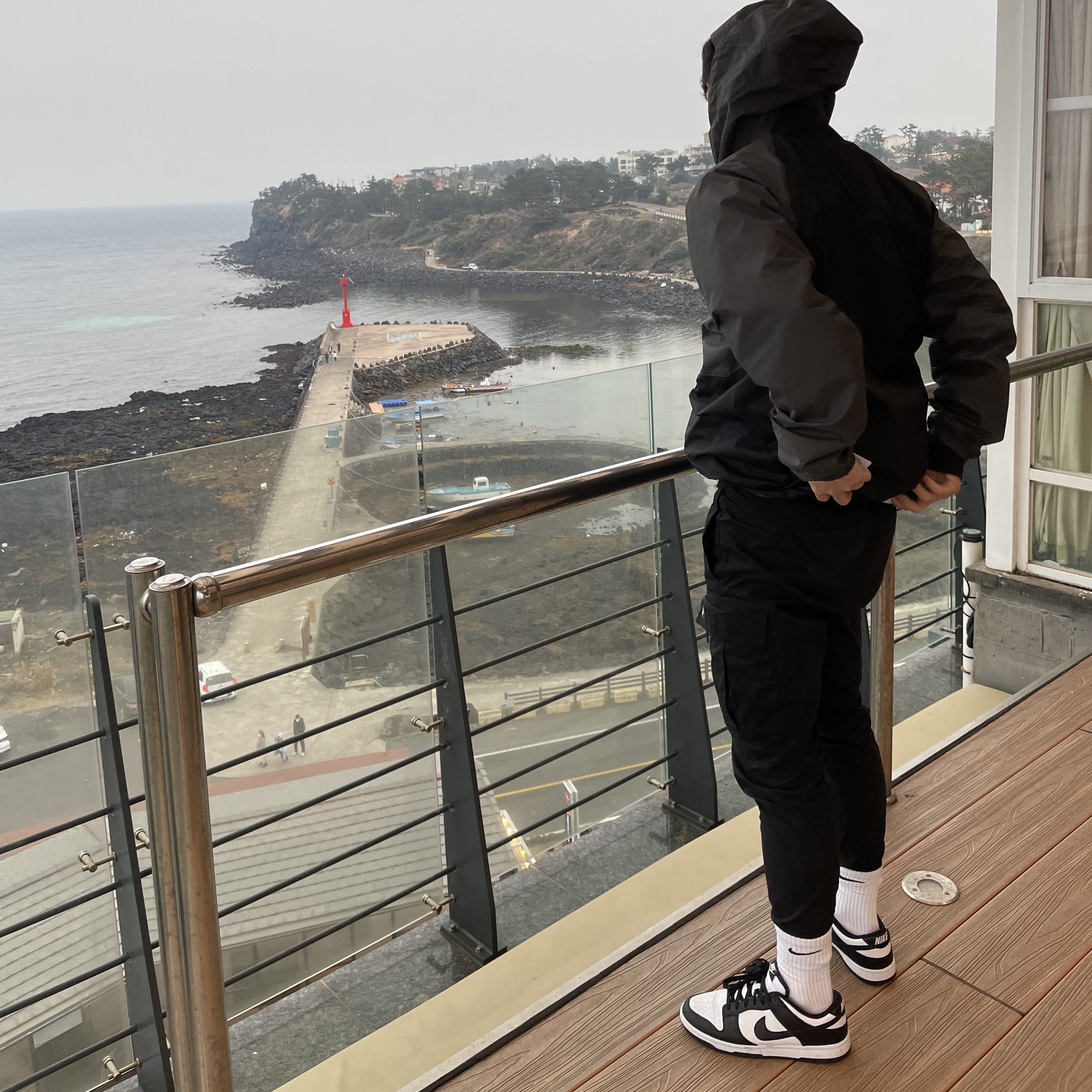 Nike Dunk Low Retro Black 착용 스타일 - 3