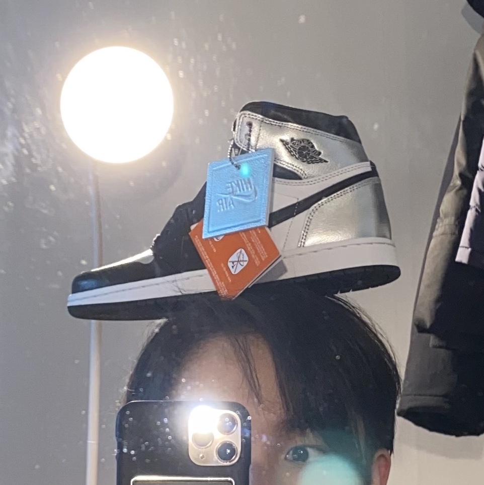 (W) Jordan 1 Retro High OG Silver Toe 착용 스타일 - 3