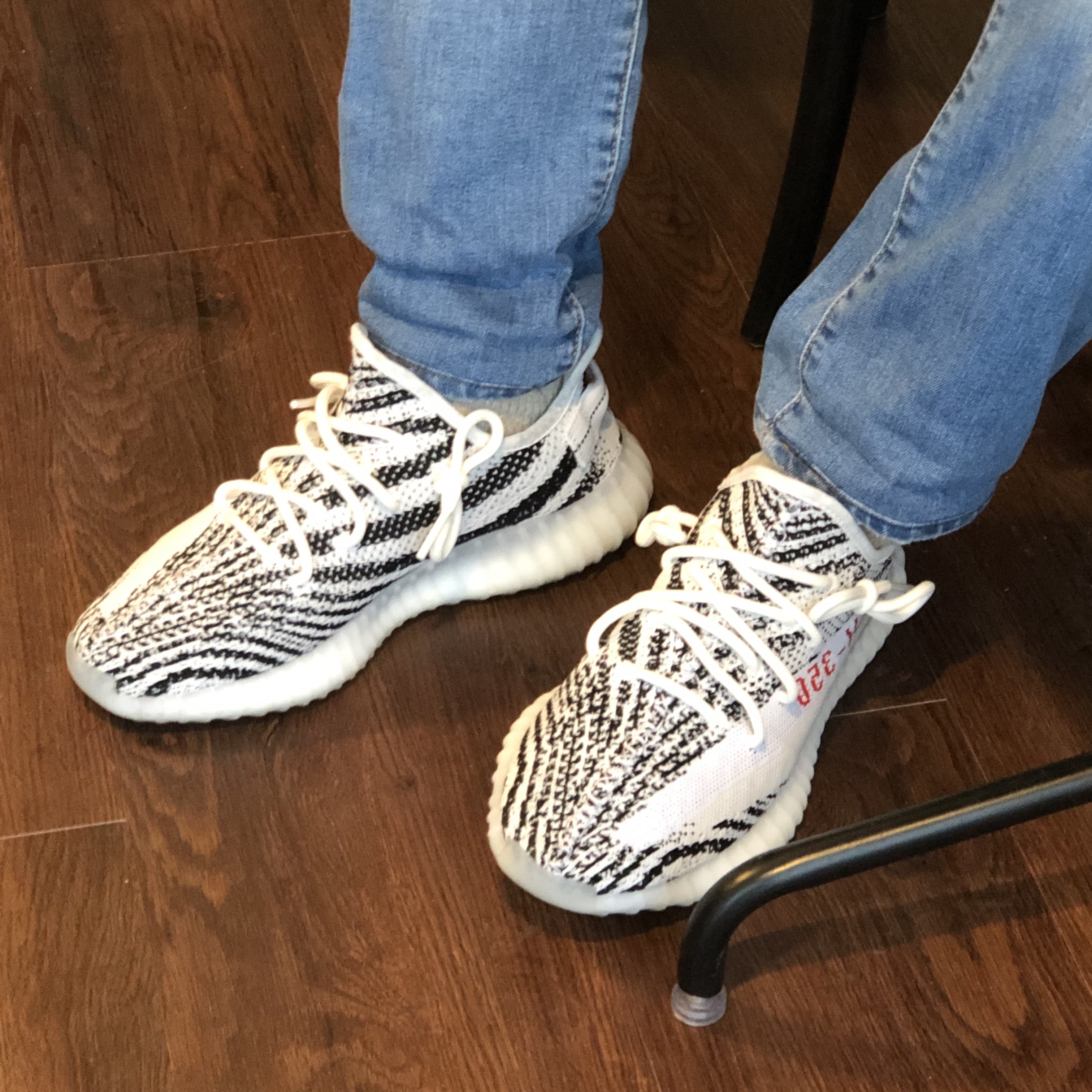 Adidas Yeezy Boost 350 V2 Zebra 2017/2019/2020 착용 스타일 - 2