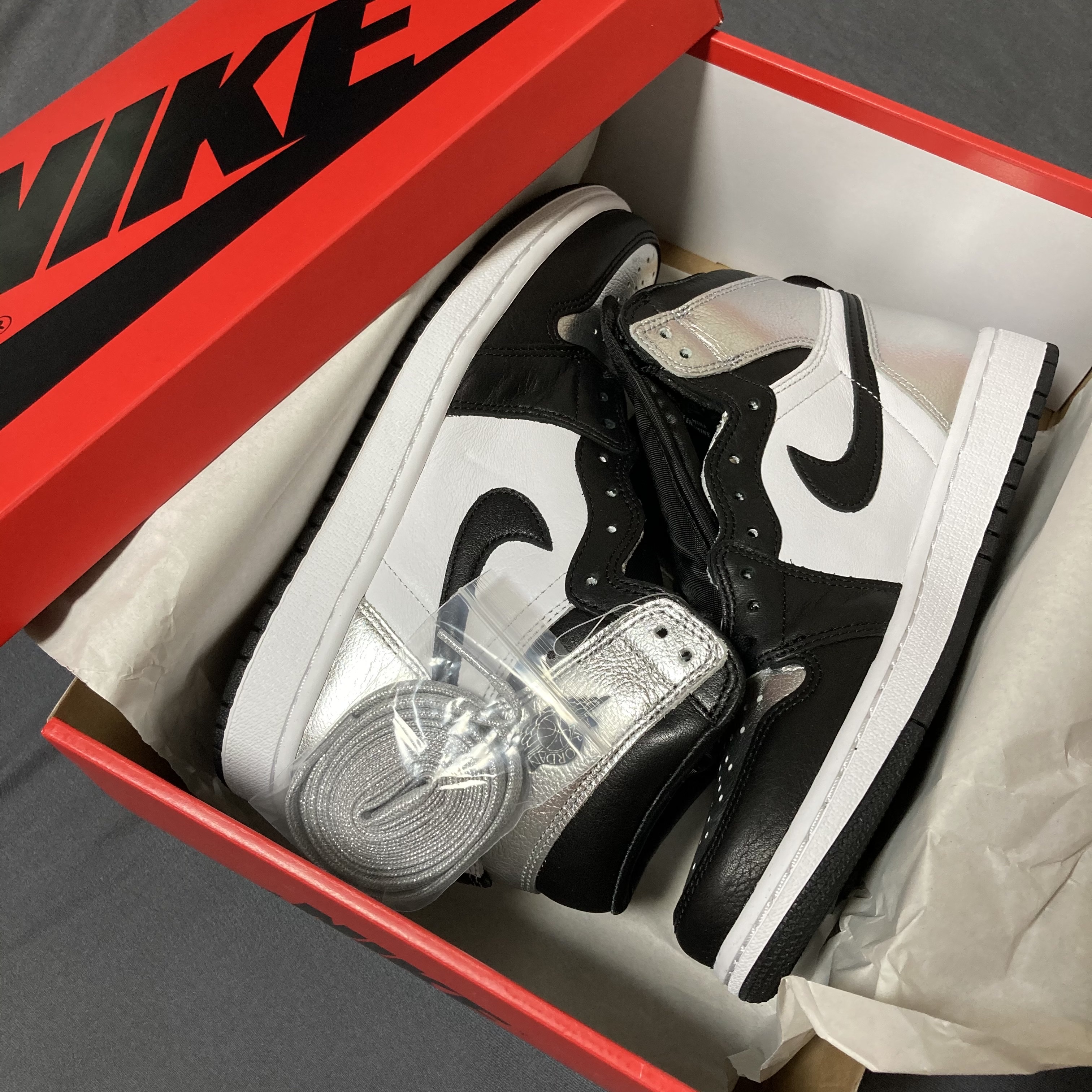 (W) Jordan 1 Retro High OG Silver Toe 착용 스타일