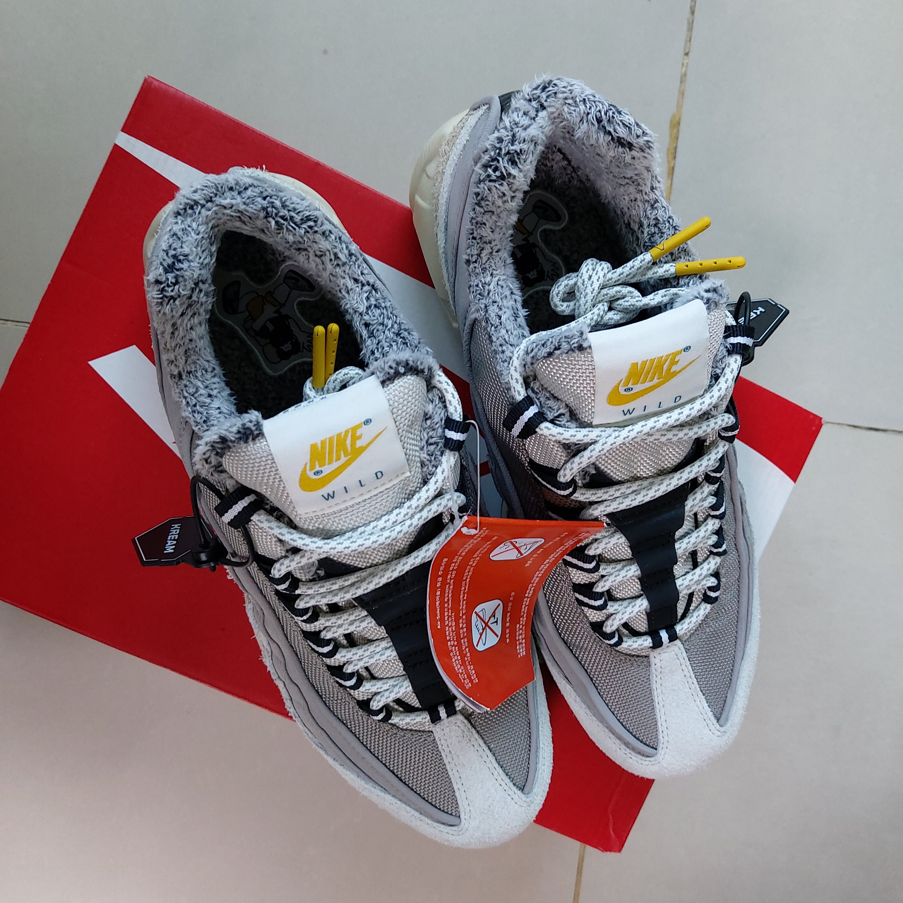 Nike Air Max 95 SE Enigma Stone 착용 스타일 - 2
