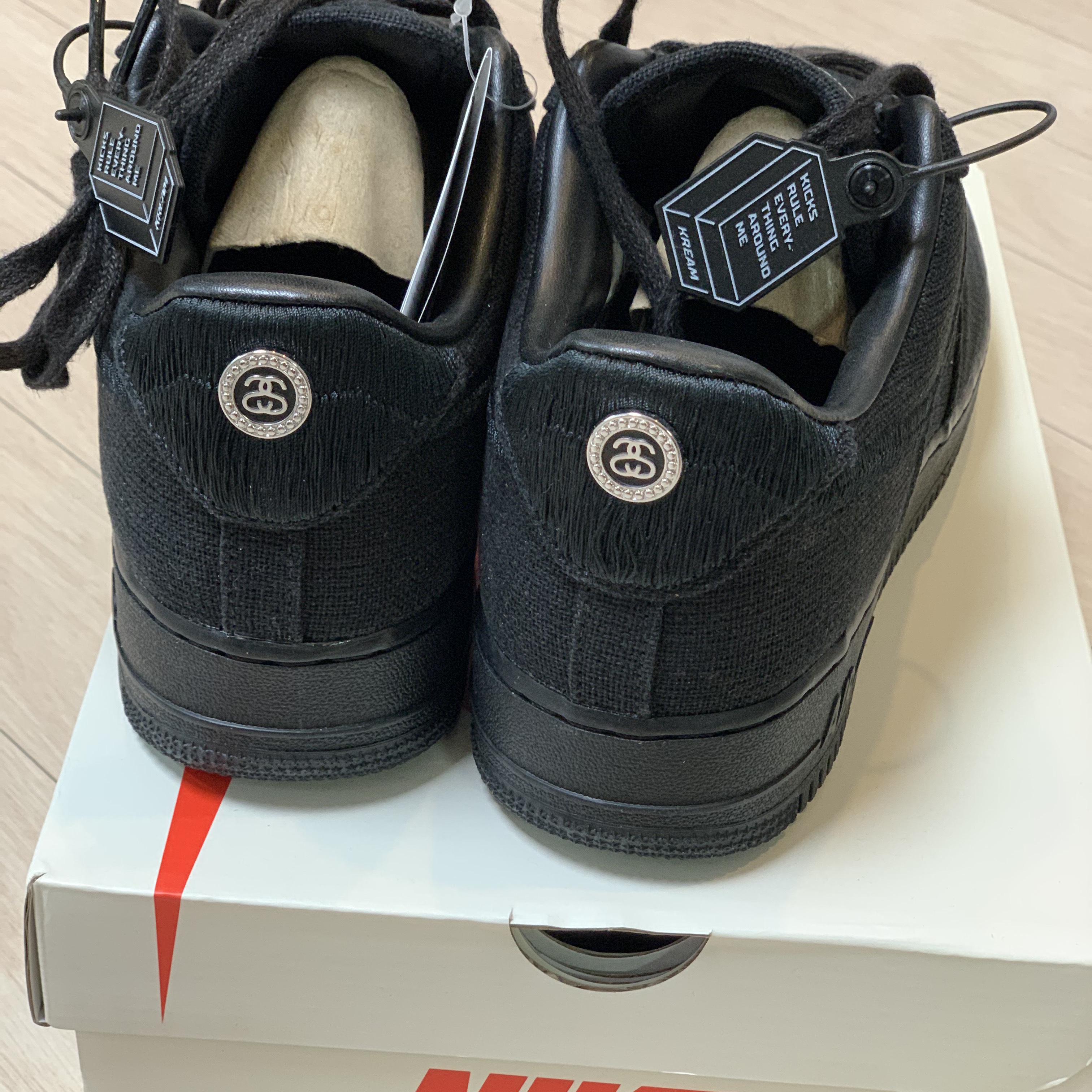 Nike x Stussy Air Force 1 Low Triple Black 착용 스타일 - 3