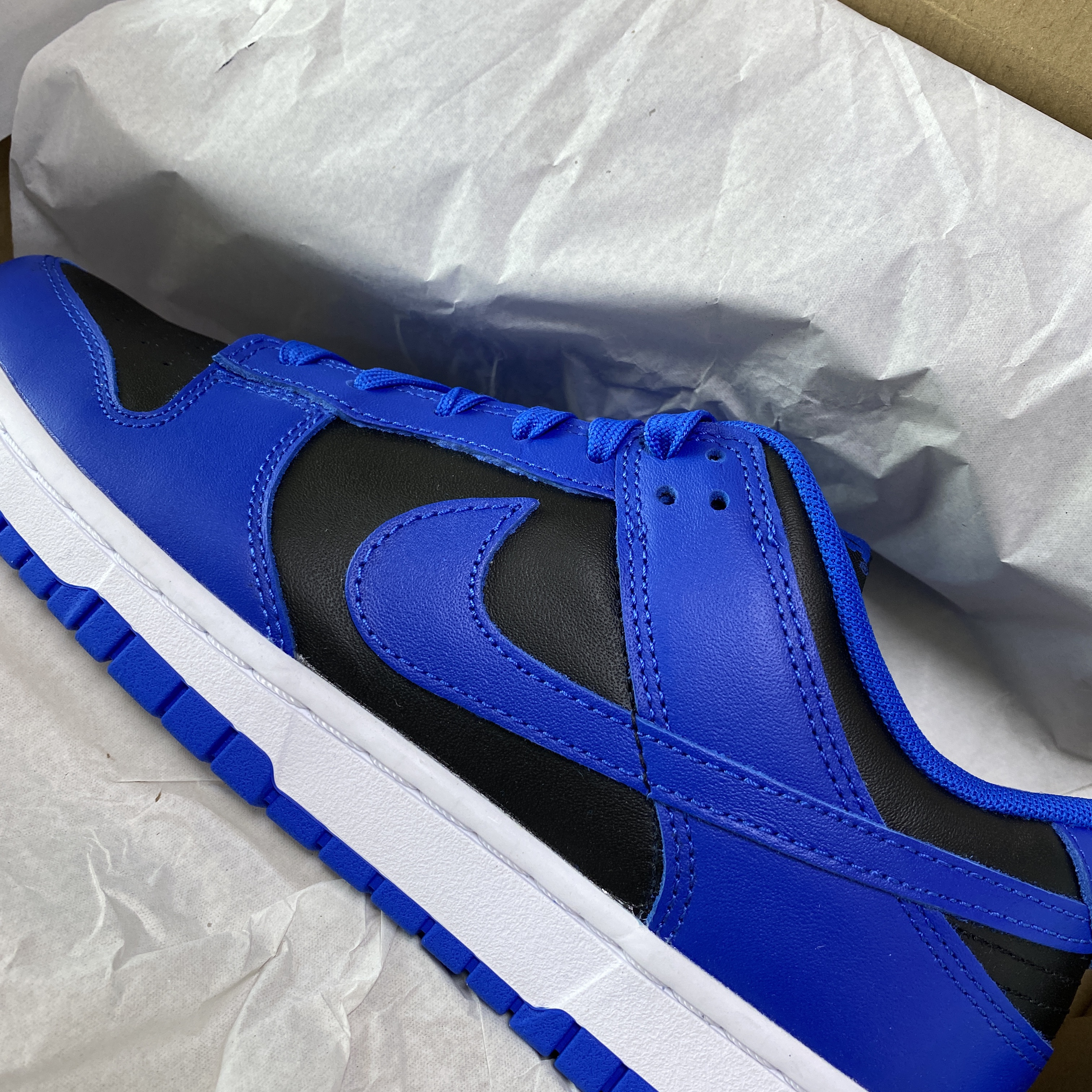 Nike Dunk Low Retro Hyper Cobalt 착용 스타일