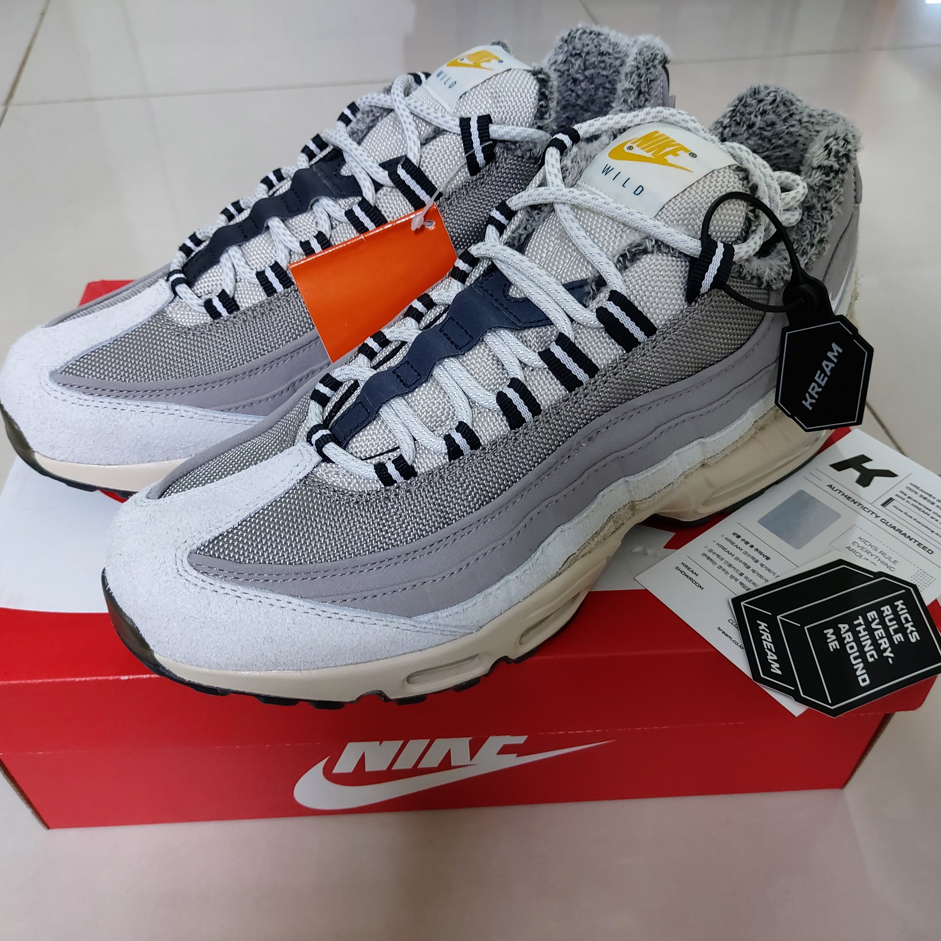 Nike Air Max 95 SE Enigma Stone 착용 스타일 - 1