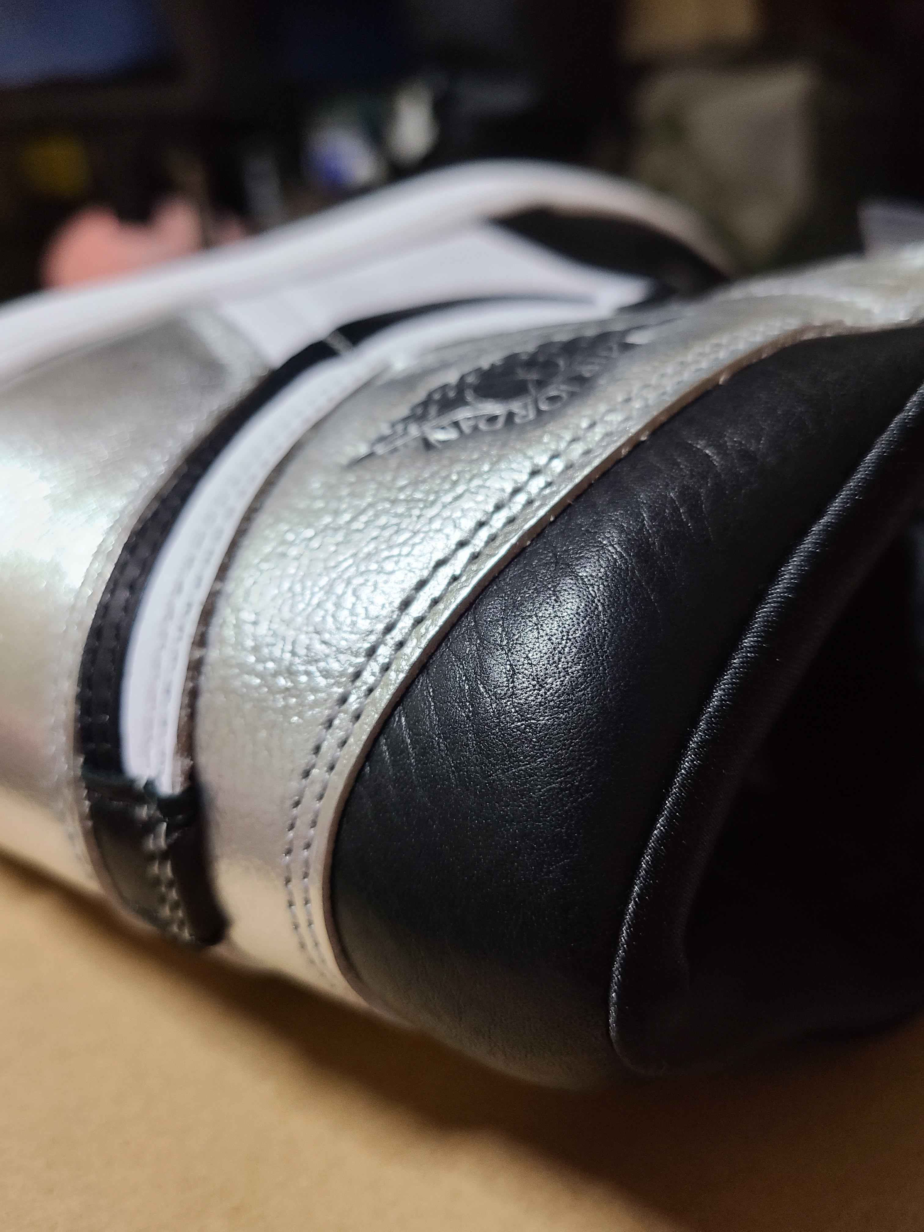 (W) Jordan 1 Retro High OG Silver Toe 착용 스타일 - 2