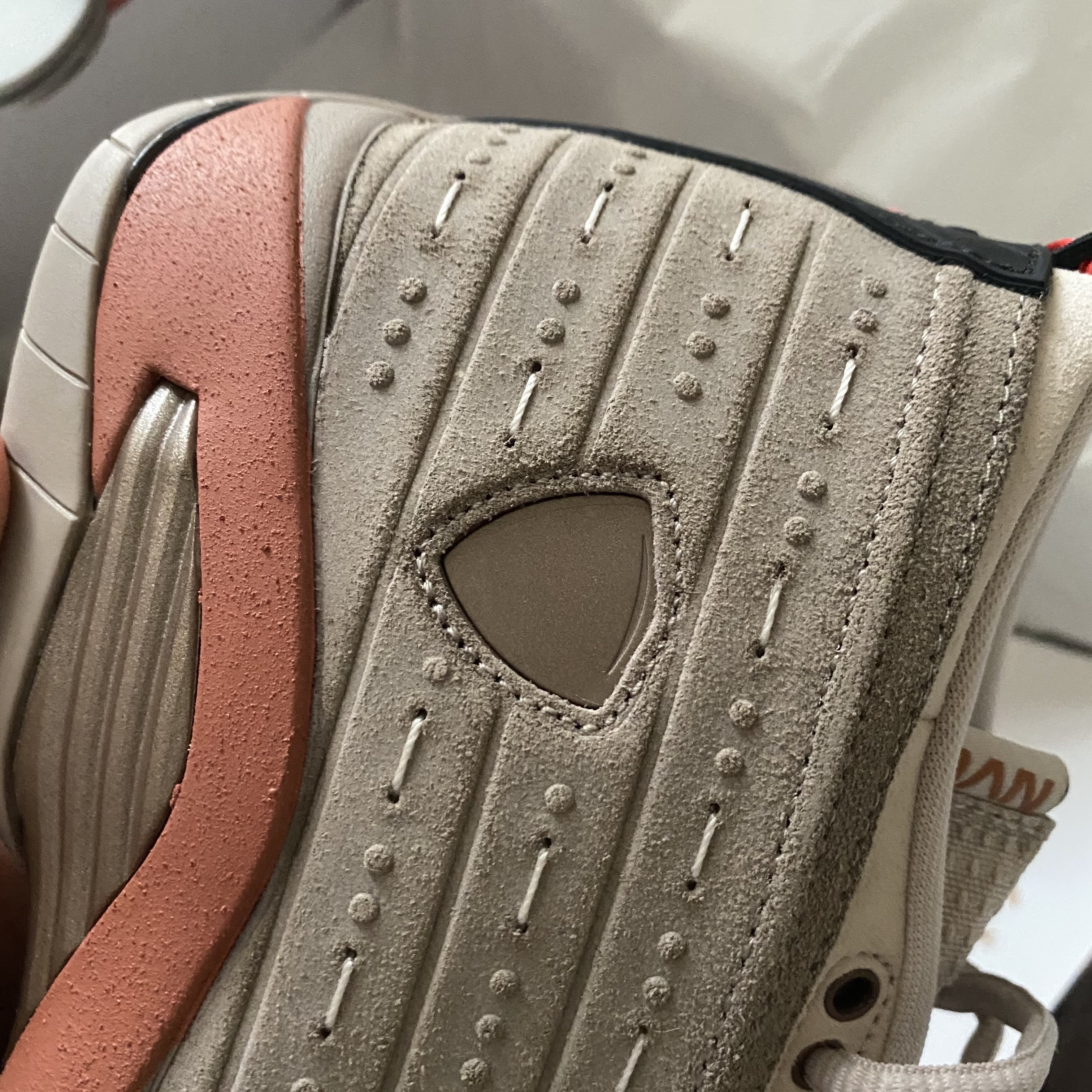 Jordan 14 x Clot Retro Low Terracotta 착용 스타일 - 3