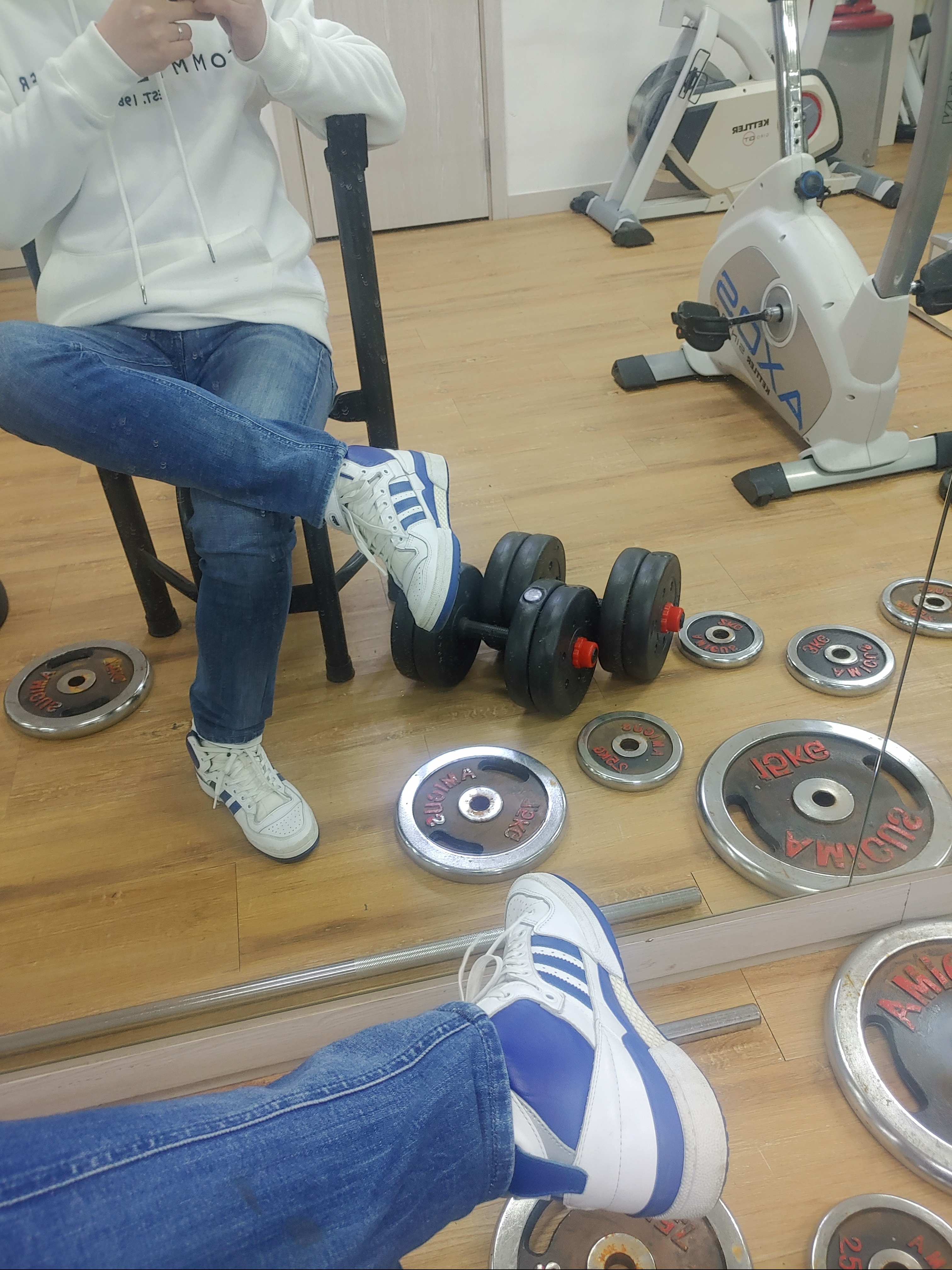 Adidas OG Forum 84 High Blue Thread 착용 스타일 - 2