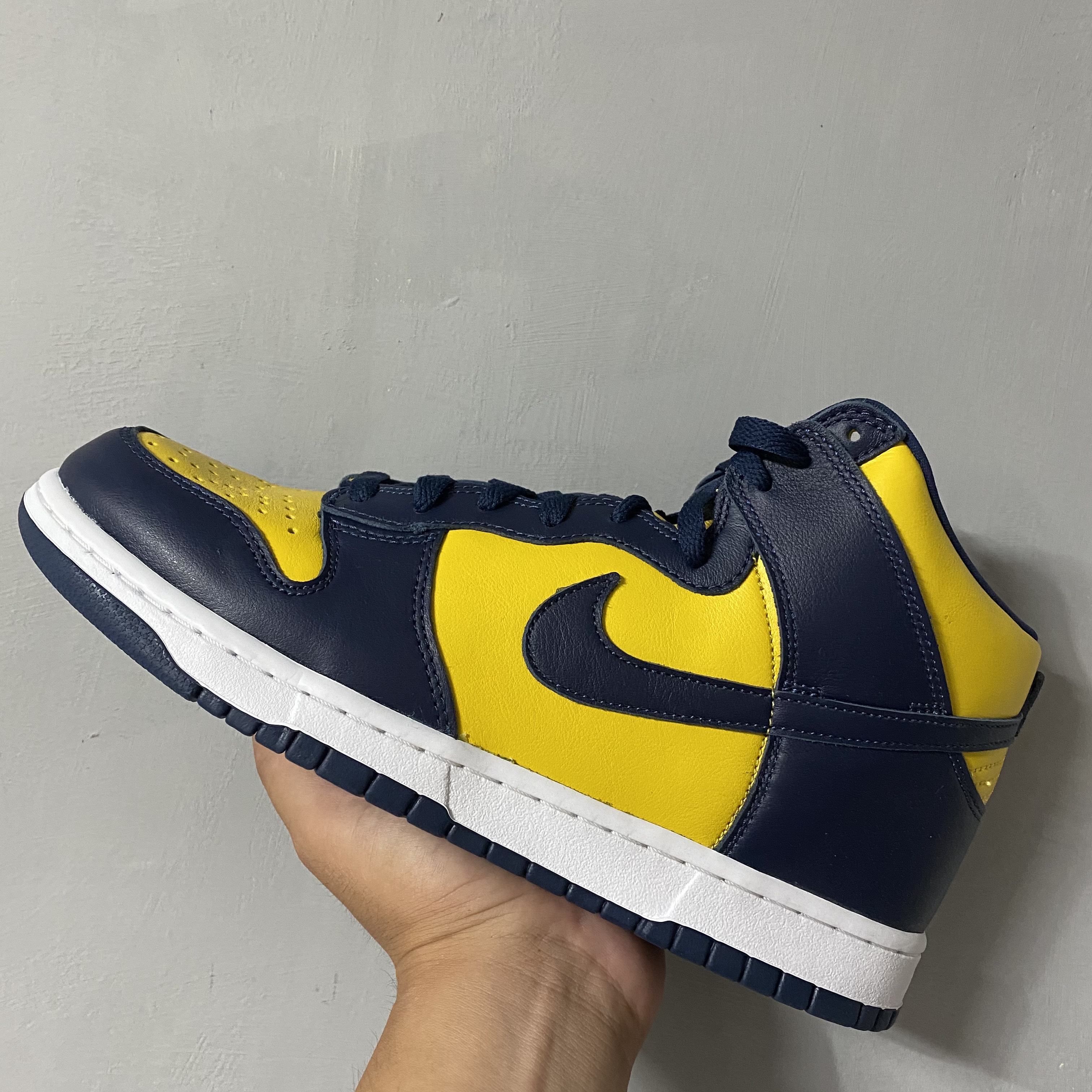 Nike Dunk High SP Maize & Blue 착용 스타일