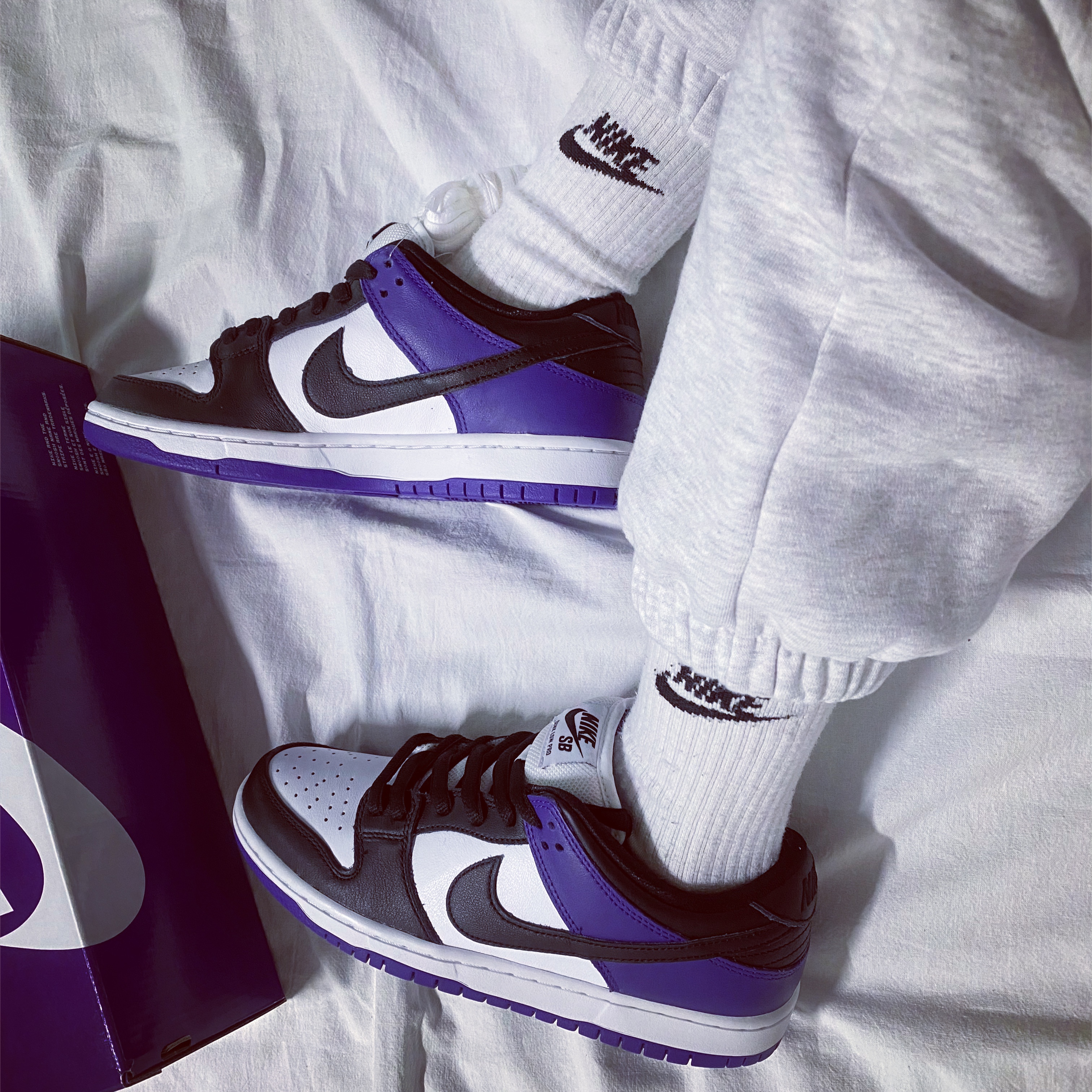 Nike SB Dunk Low Pro Court Purple 착용 스타일 - 3